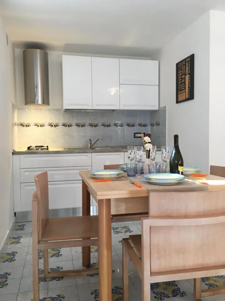 Kitchen or kitchenette in B&B Mediterraneo