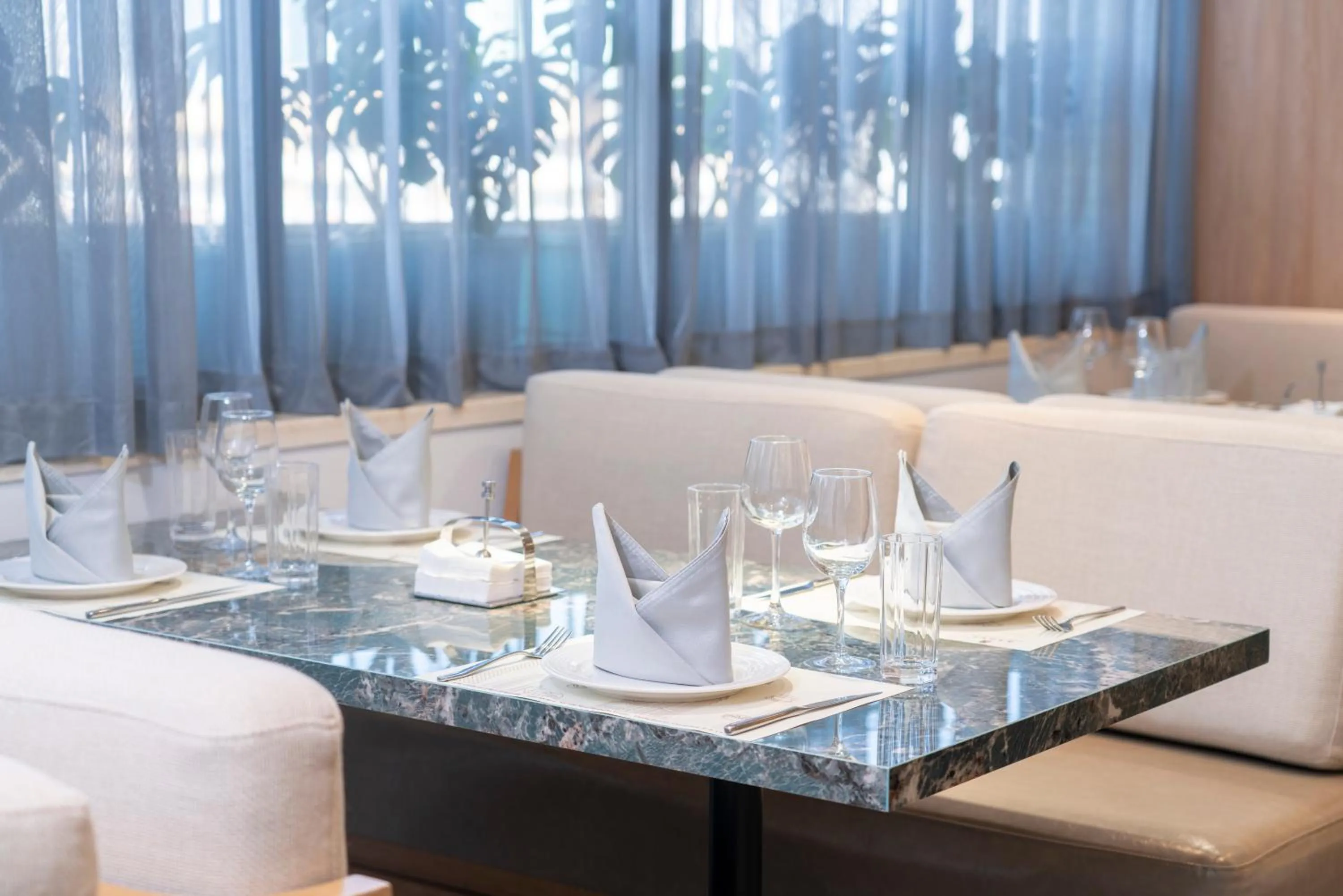 Restaurant/places to eat in Victoria Hotel Guangzhou Zhujiang New Town