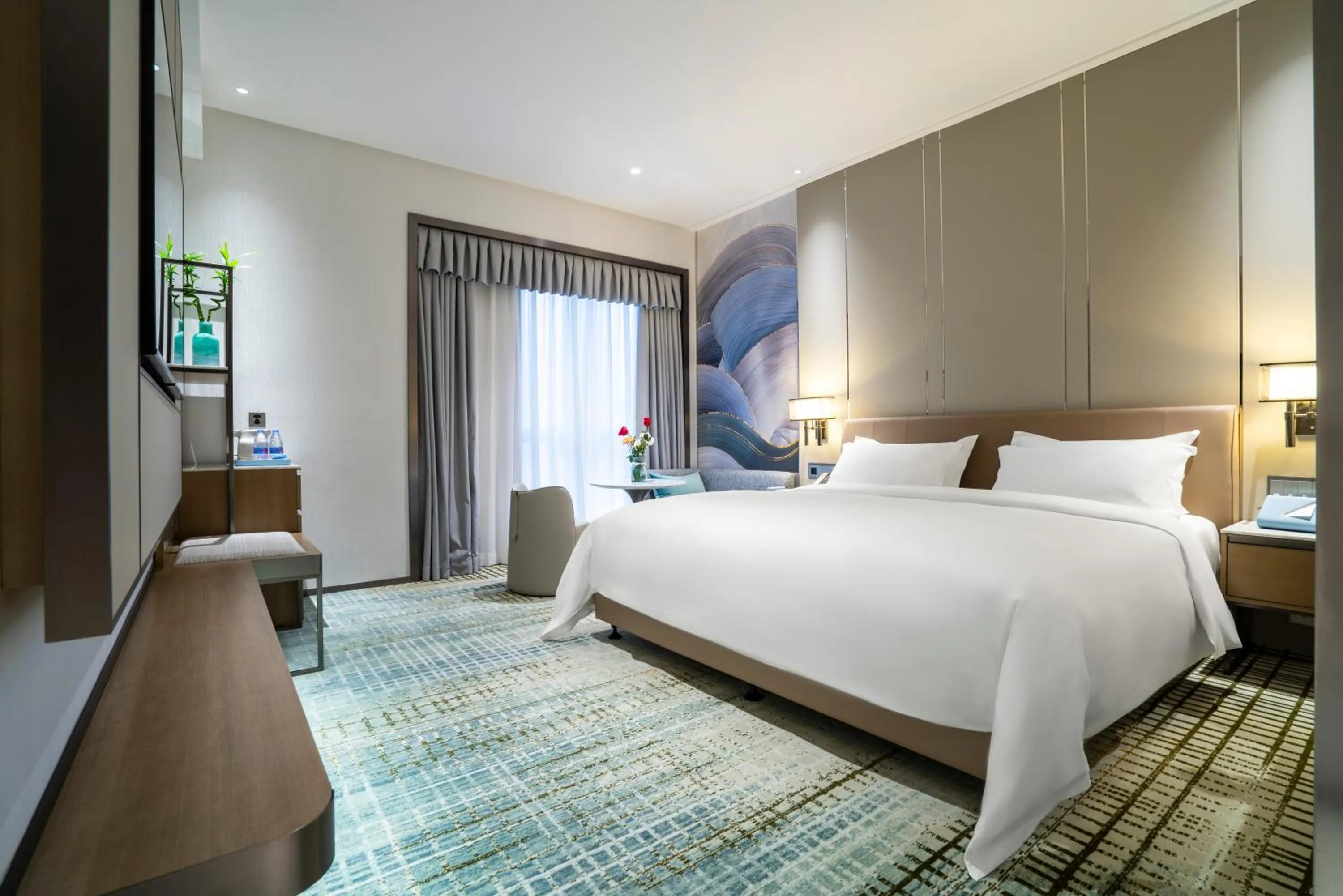 Photo of the whole room, Bed in Victoria Hotel Guangzhou Zhujiang New Town