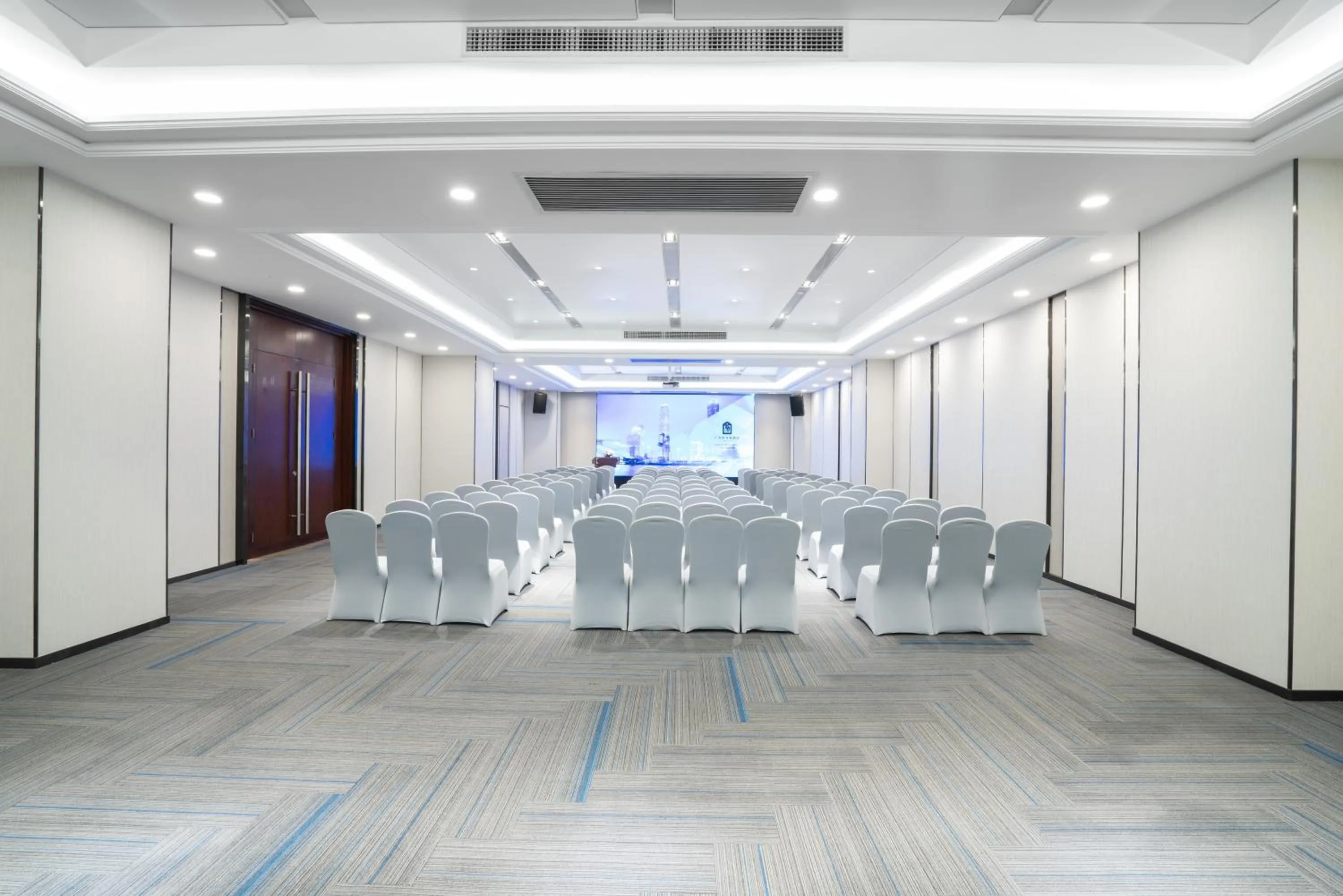 Meeting/conference room in Victoria Hotel Guangzhou Zhujiang New Town