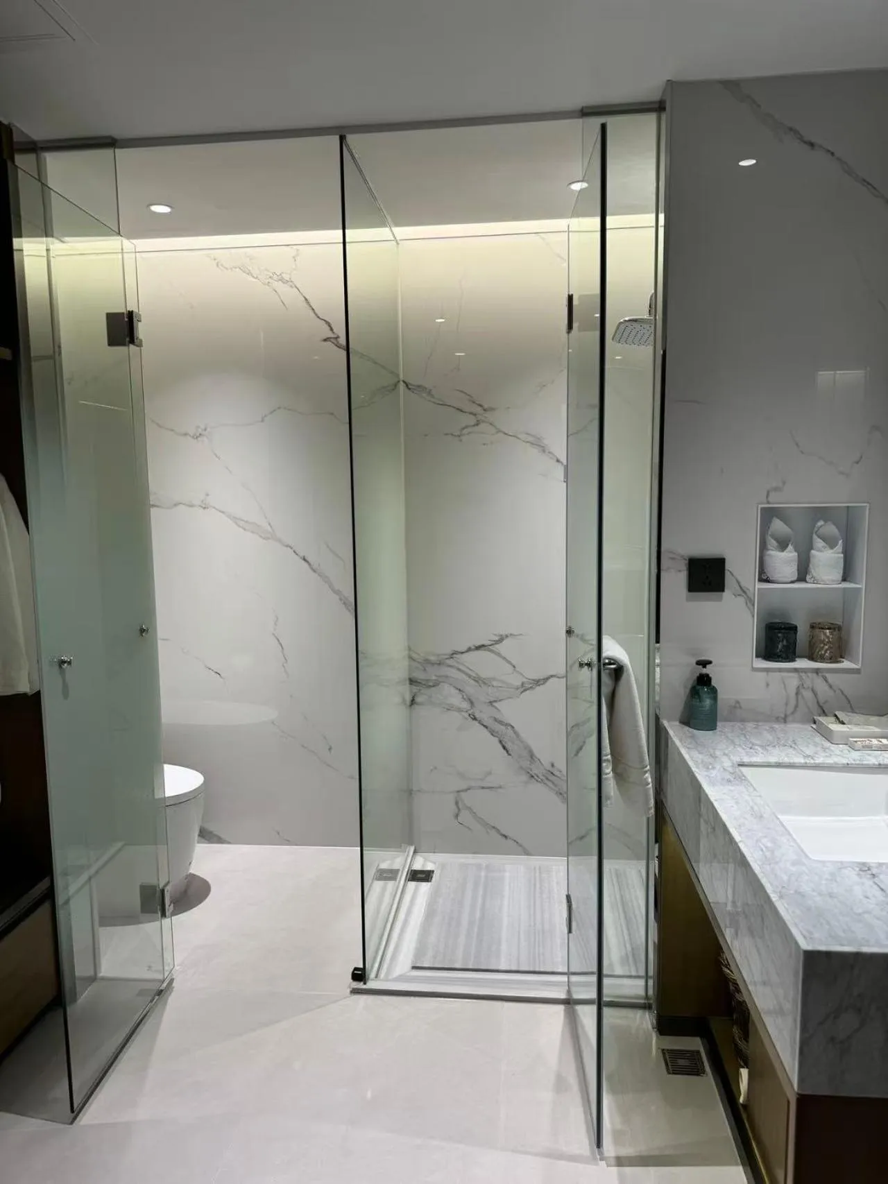 Toilet in Victoria Hotel Guangzhou Zhujiang New Town