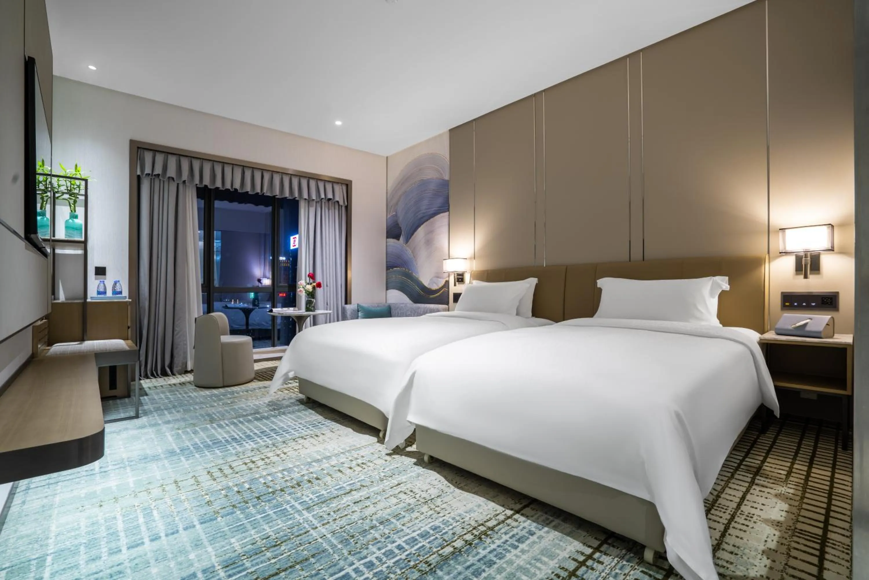 Photo of the whole room, Bed in Victoria Hotel Guangzhou Zhujiang New Town