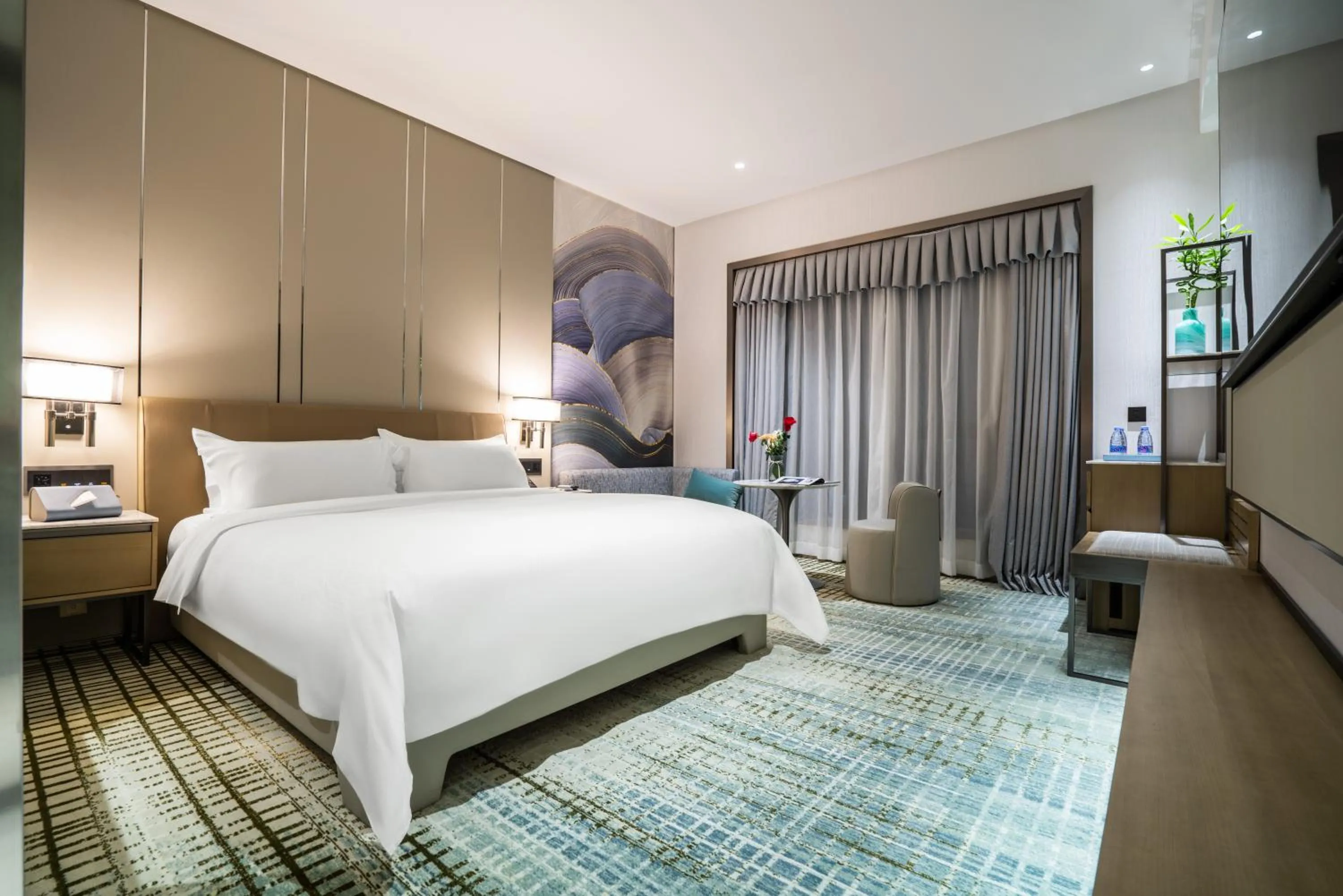 Bed in Victoria Hotel Guangzhou Zhujiang New Town