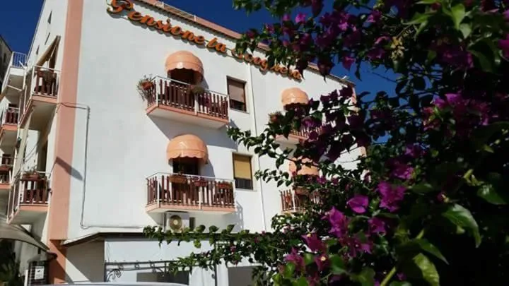 Property building in La Scogliera Bed & Breakfast