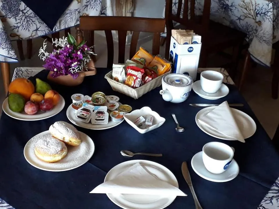 Coffee/tea facilities in La Scogliera Bed & Breakfast