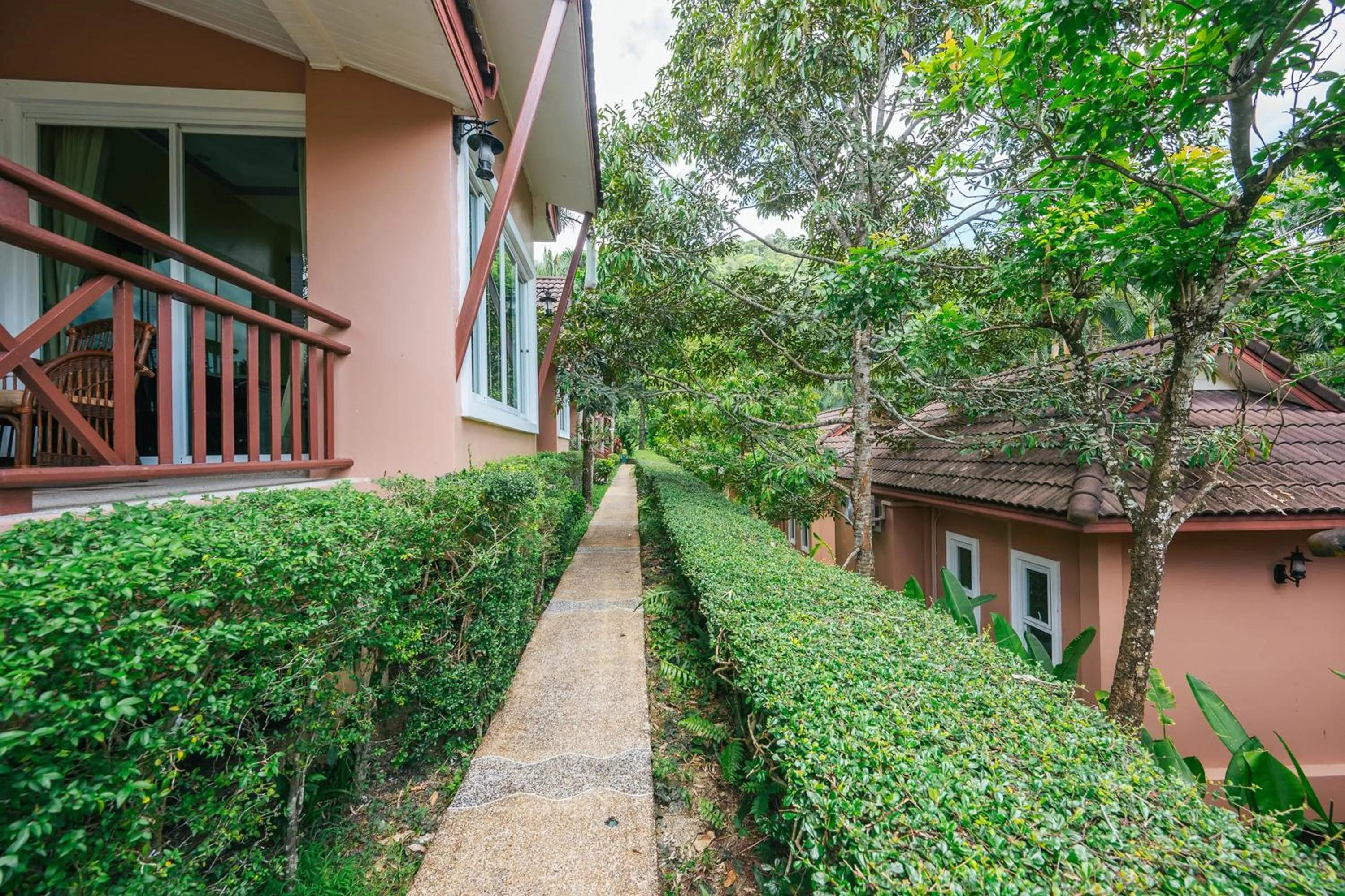 Area and facilities in Thai Modern Resort & Spa "Newly Renovated"