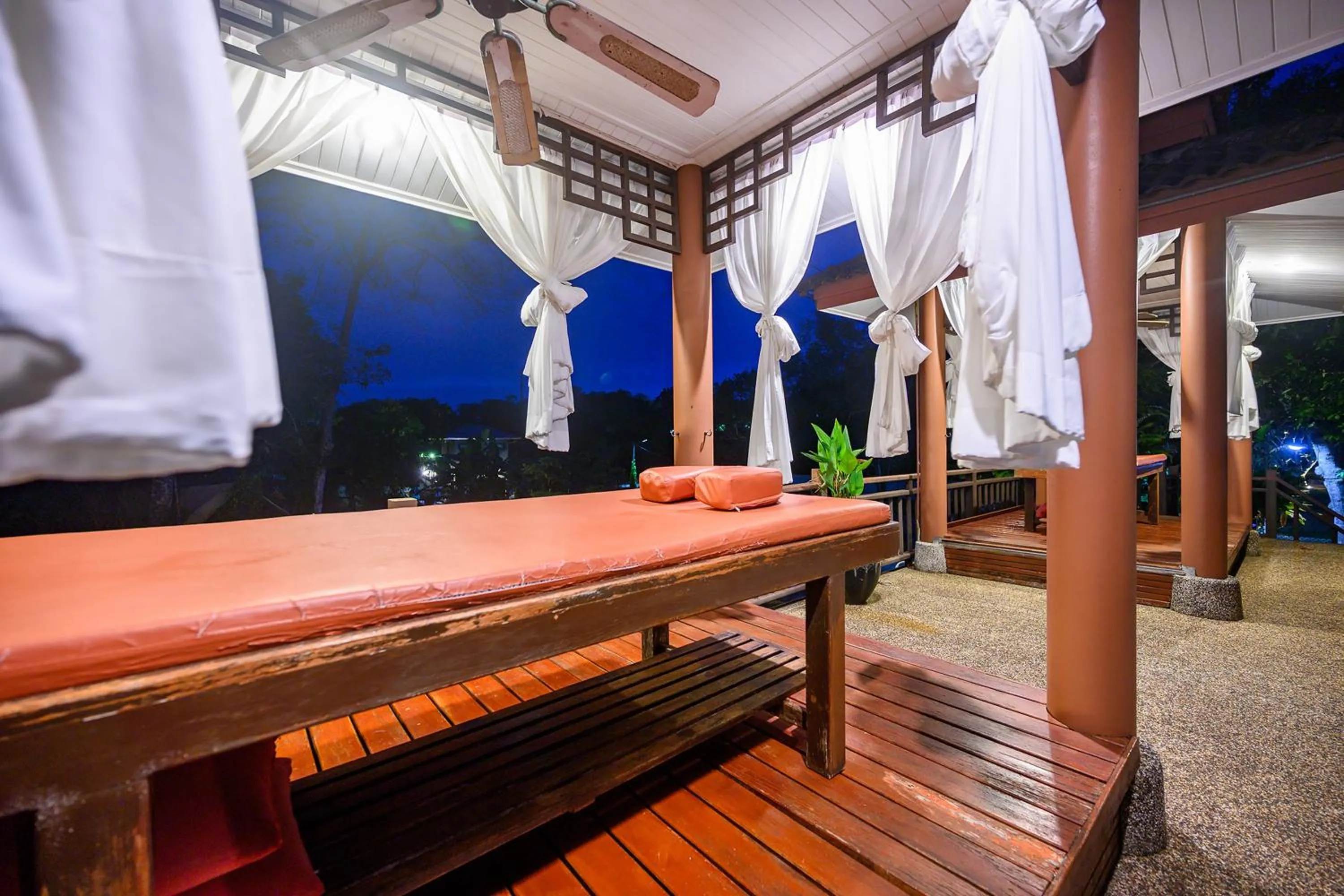 Area and facilities in Thai Modern Resort & Spa "Newly Renovated"