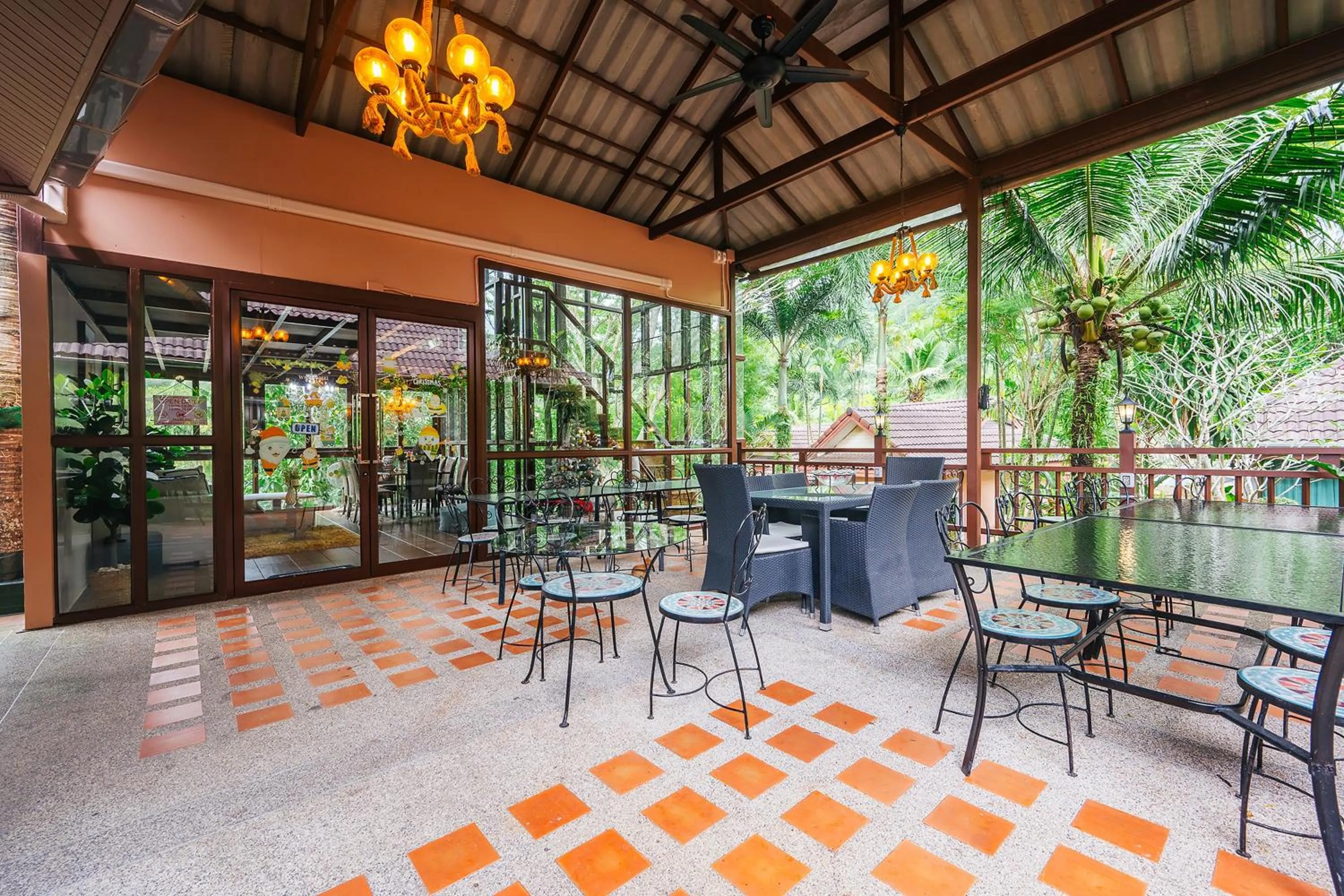 Restaurant/places to eat in Thai Modern Resort & Spa "Newly Renovated"