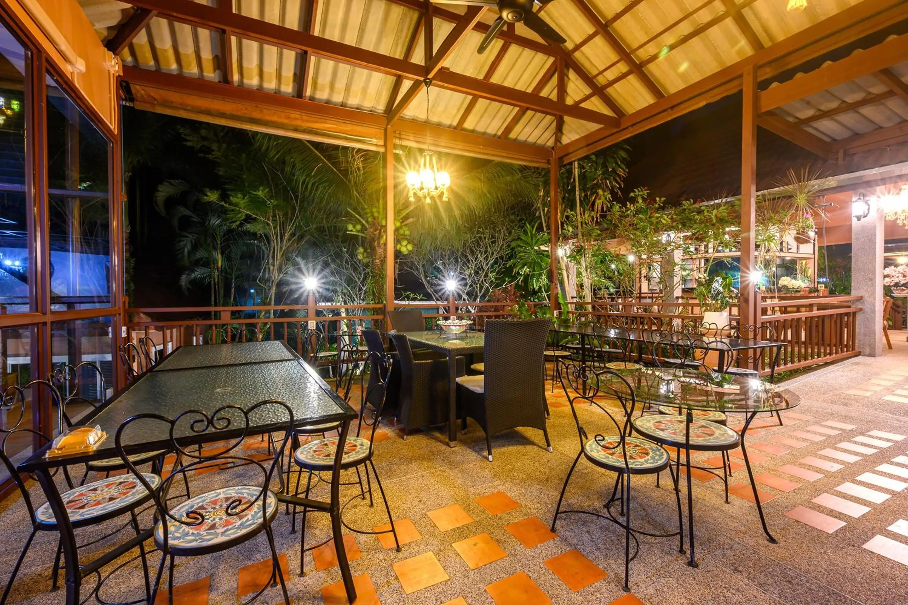 Area and facilities in Thai Modern Resort & Spa "Newly Renovated"