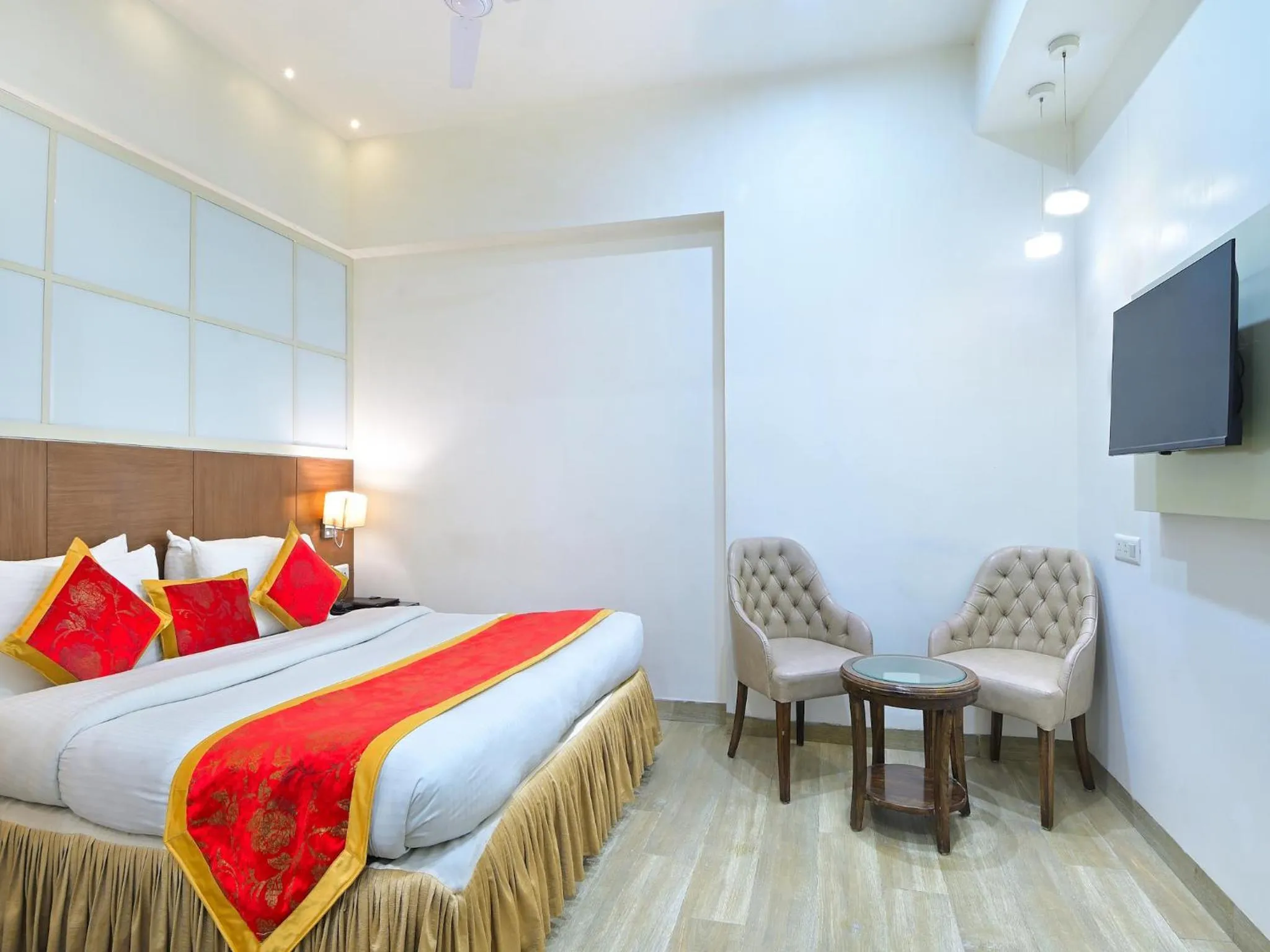 Bedroom, Bed in Hotel Hari Piorko - New Delhi Railway Station