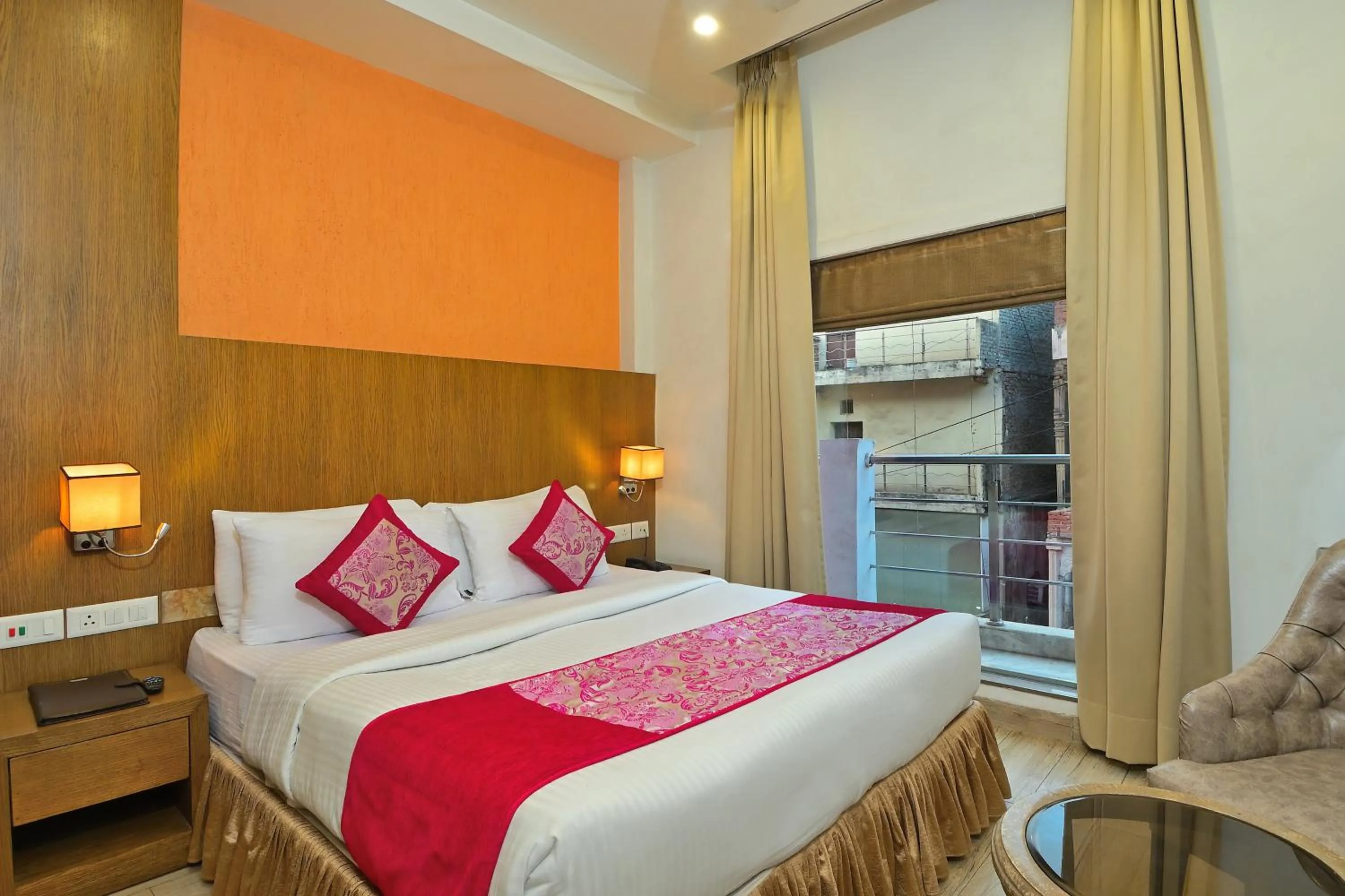 Bedroom, Bed in Hotel Hari Piorko - New Delhi Railway Station
