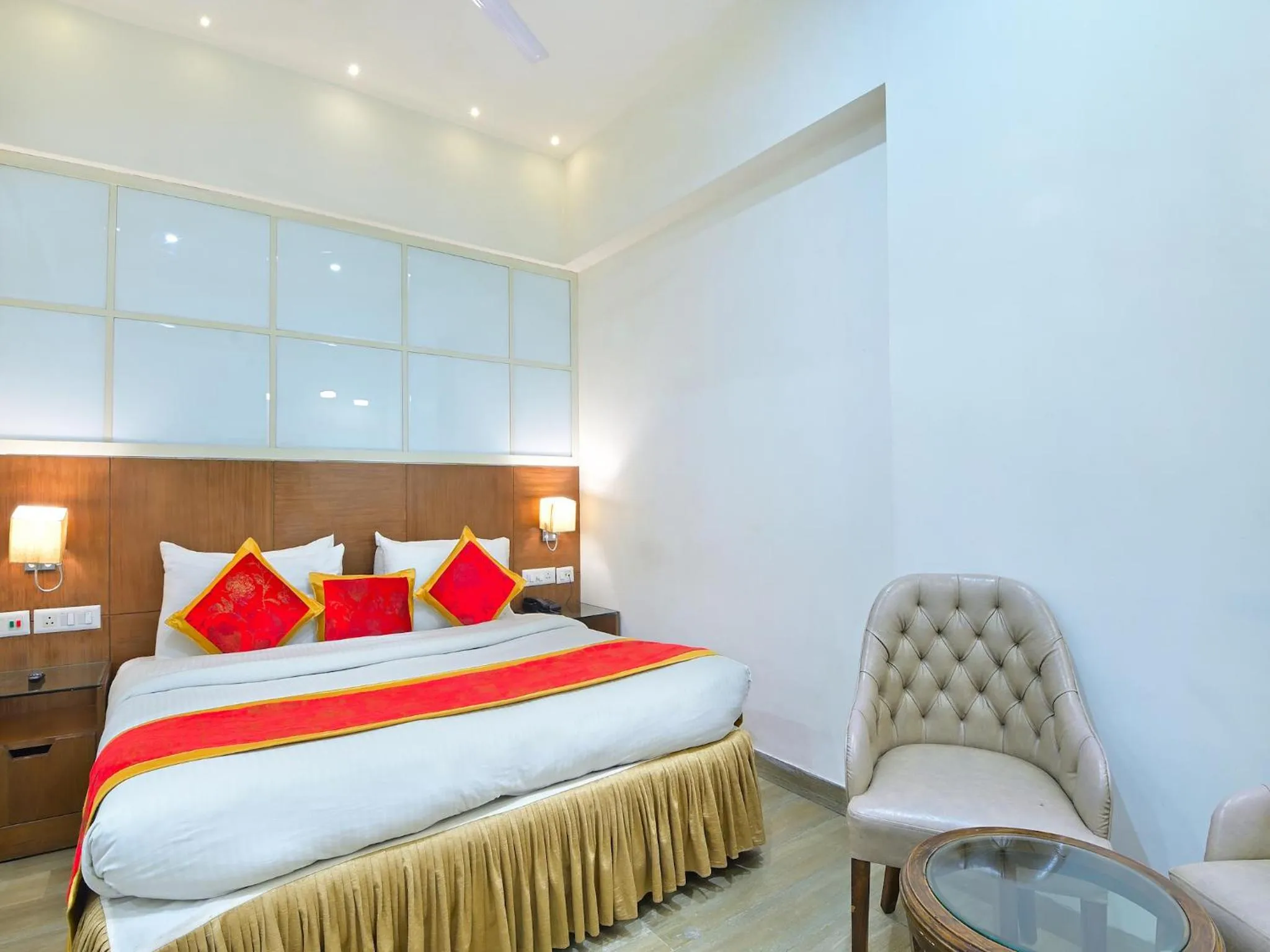 Bedroom, Bed in Hotel Hari Piorko - New Delhi Railway Station