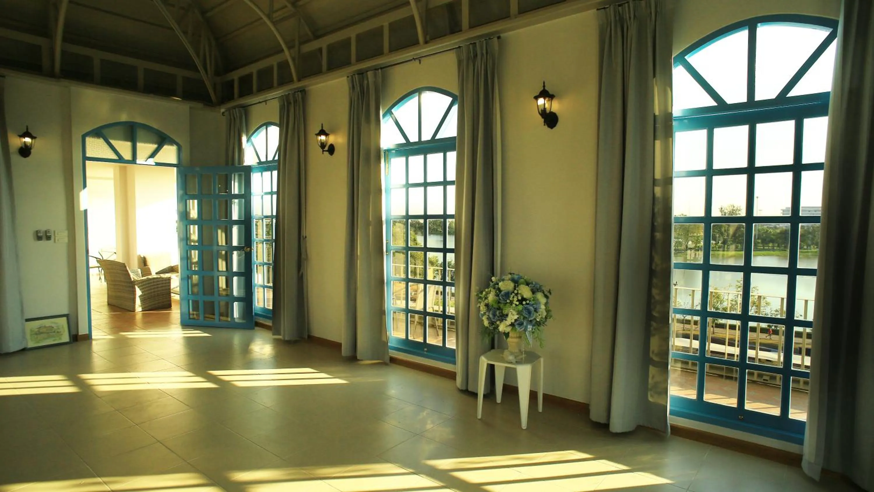 Area and facilities in The Lake Udon