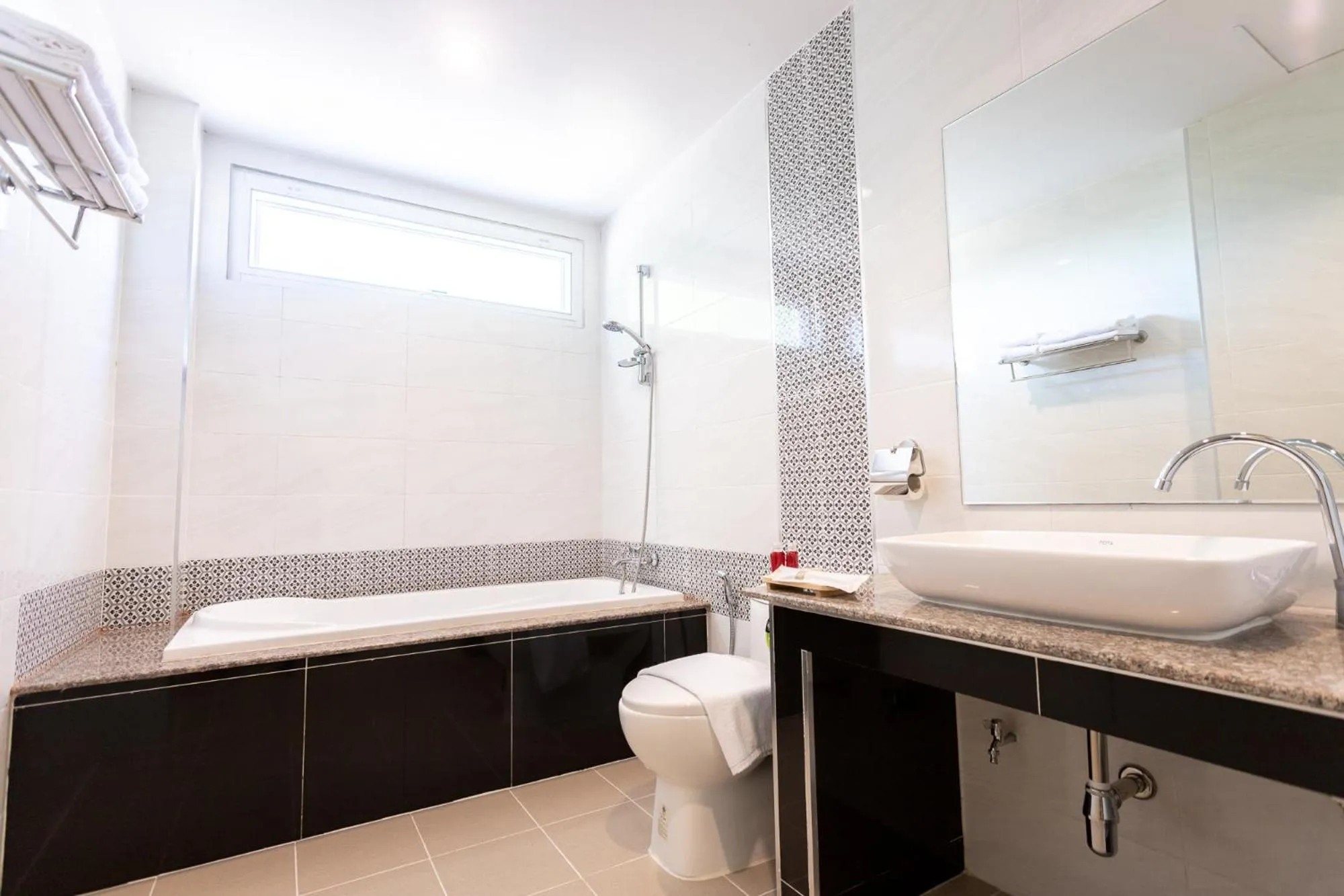 Bathroom in O2 Hotel Lopburi