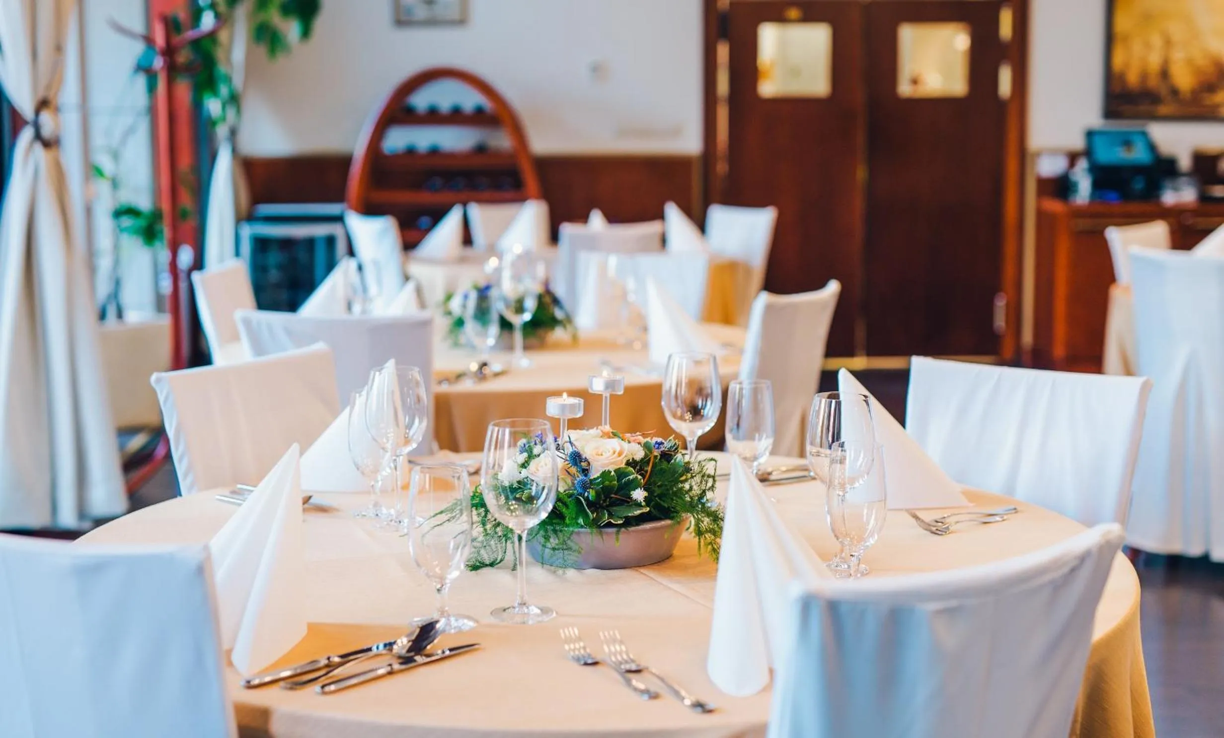 Restaurant/places to eat in Hotel Admirał