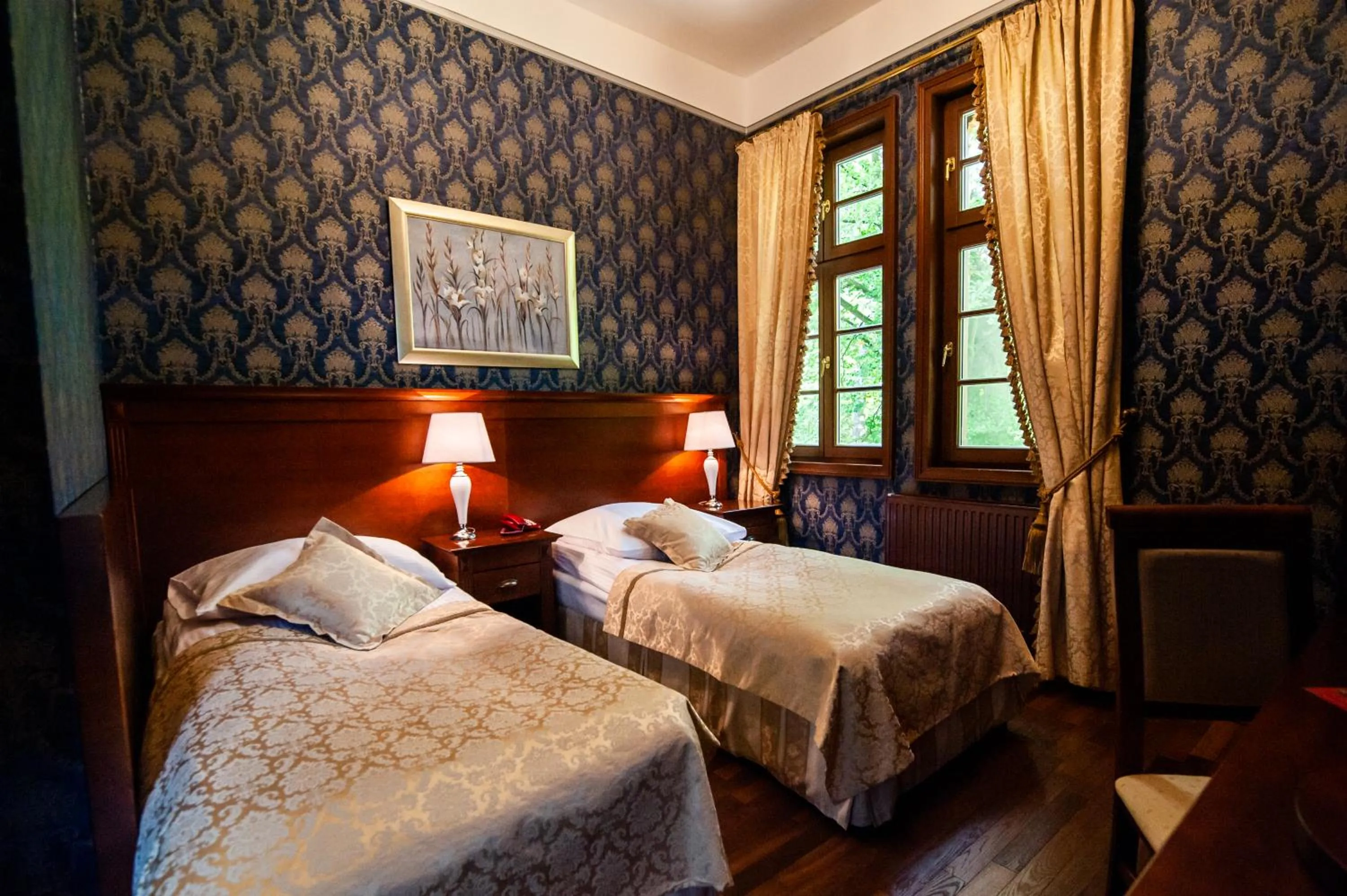 Bed in Pałac Myśliwski w Antoninie