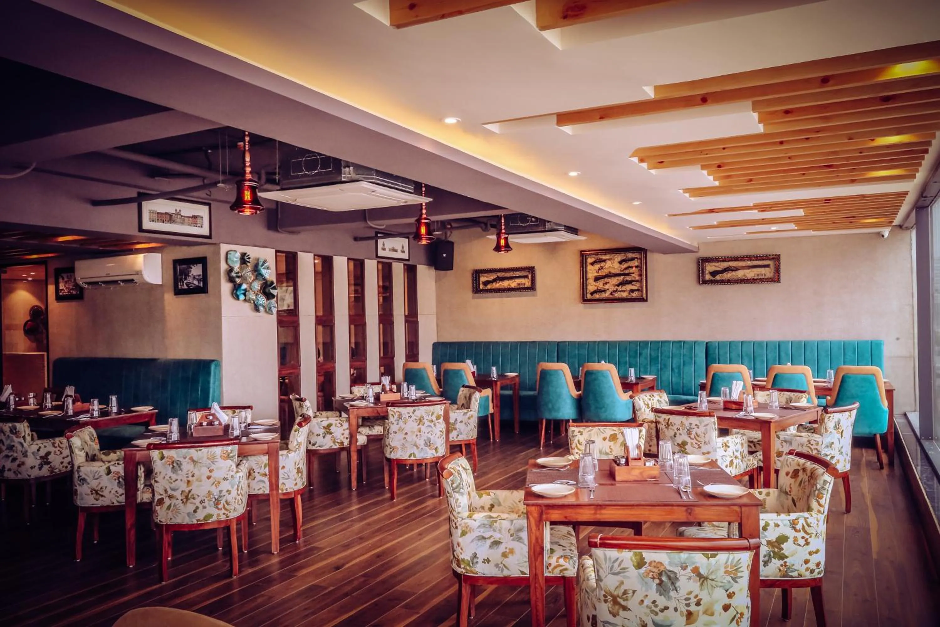 Food and drinks in Hotel Vintage Chandigarh Zirakpur