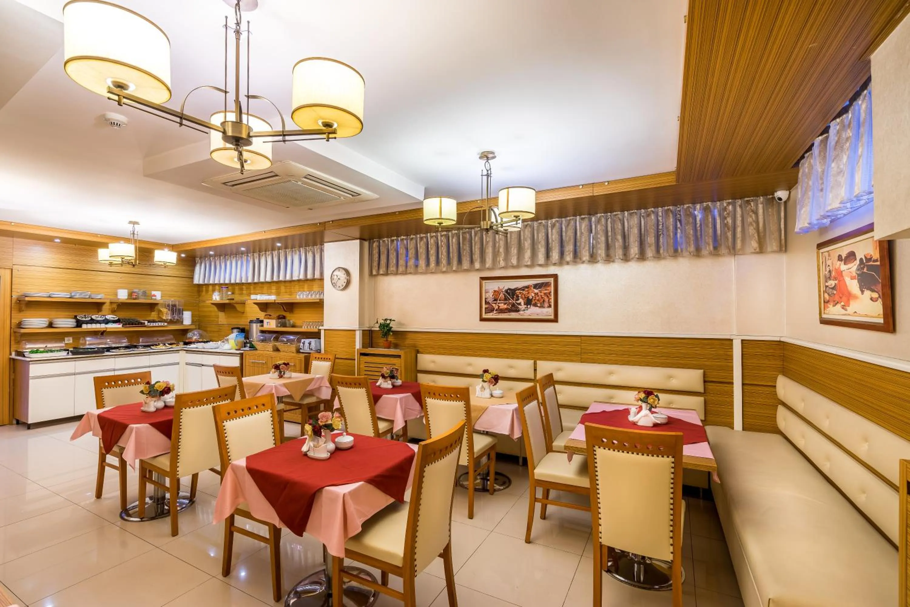 Restaurant/places to eat in My Rose Hotel