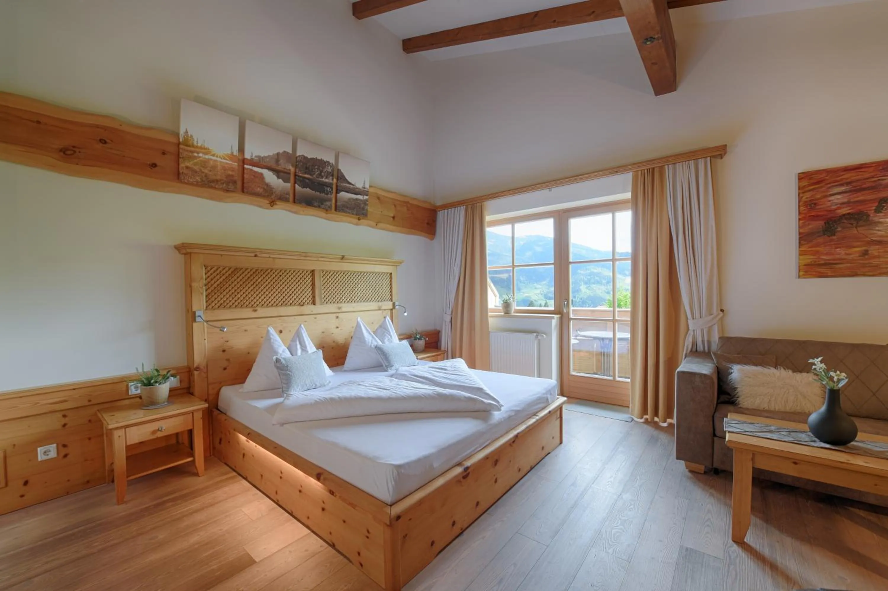 Photo of the whole room, Bed in Hotel und Alpen Apartments - Bürglhöh