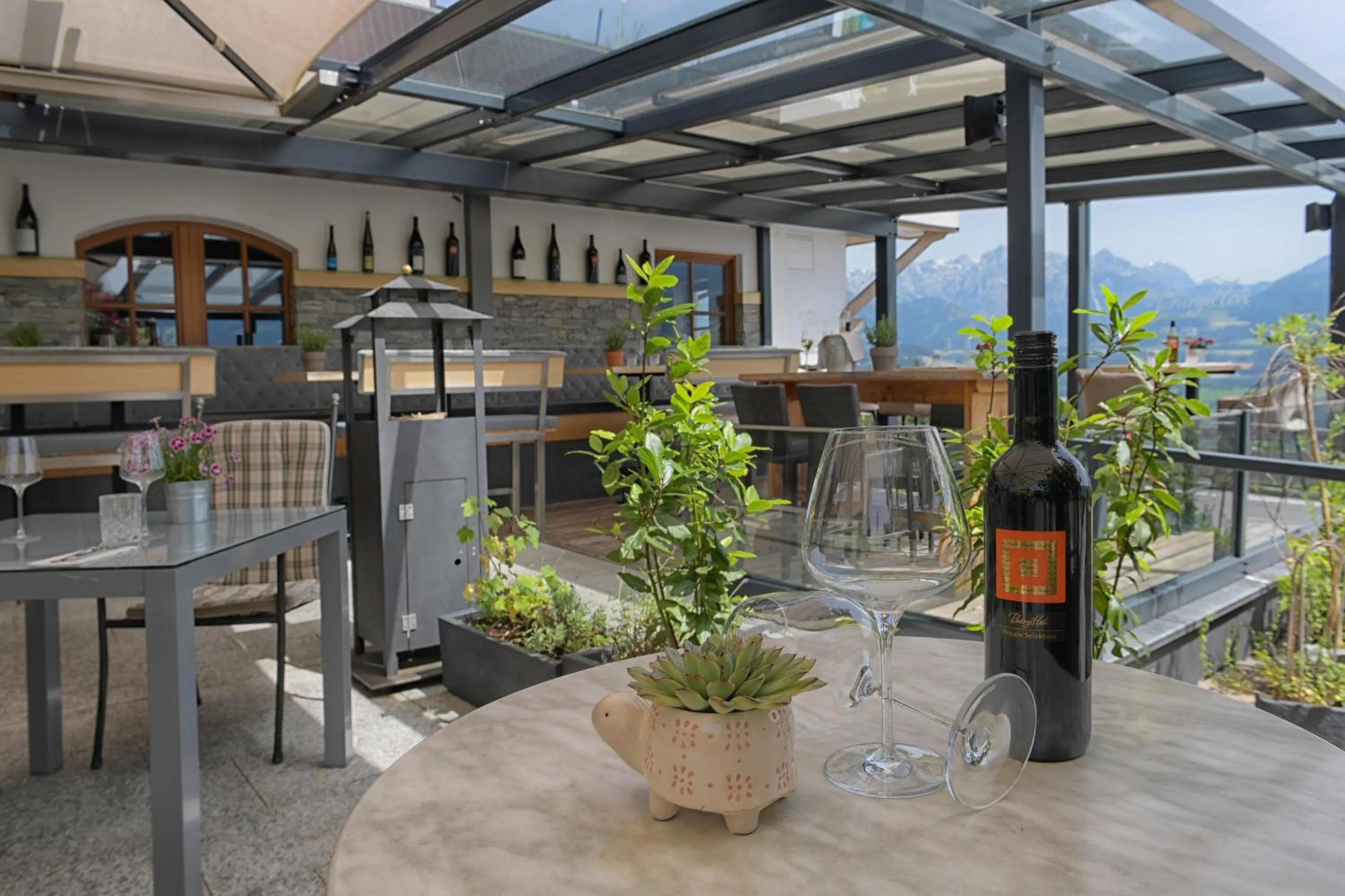 Restaurant/places to eat in Hotel und Alpen Apartments - Bürglhöh