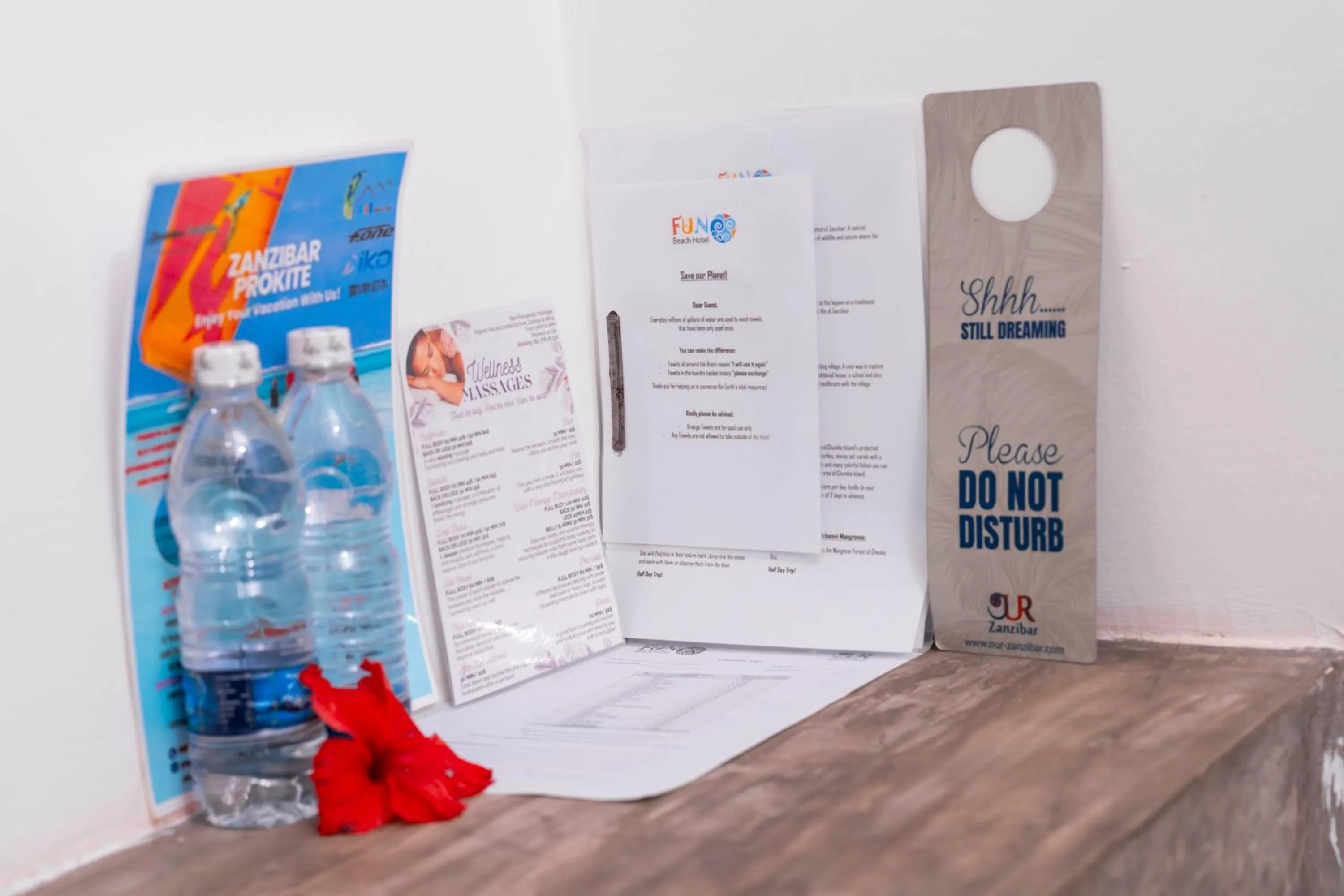 Logo/Certificate/Sign in Fun Beach Hotel