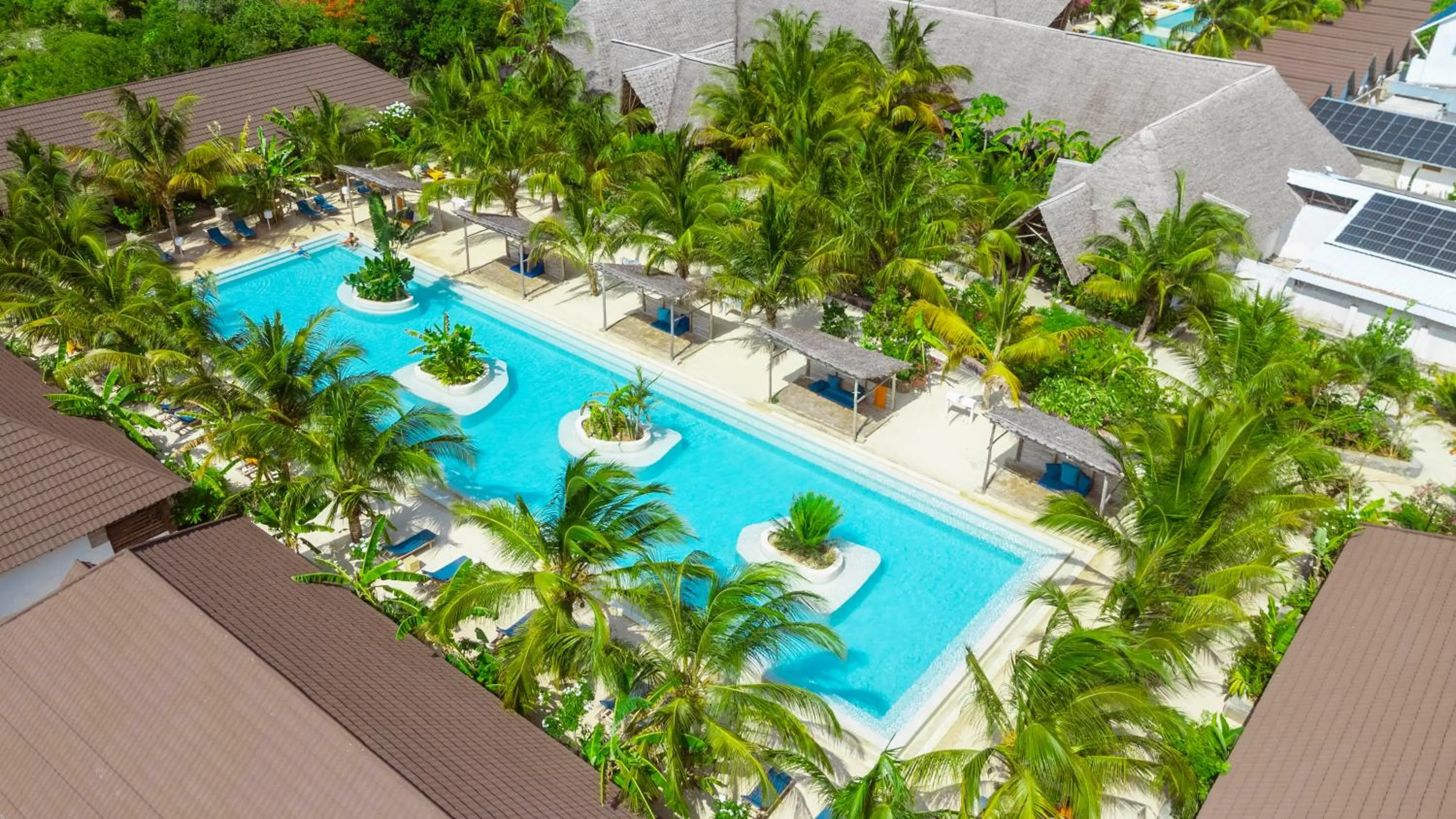 Swimming pool in Fun Beach Hotel