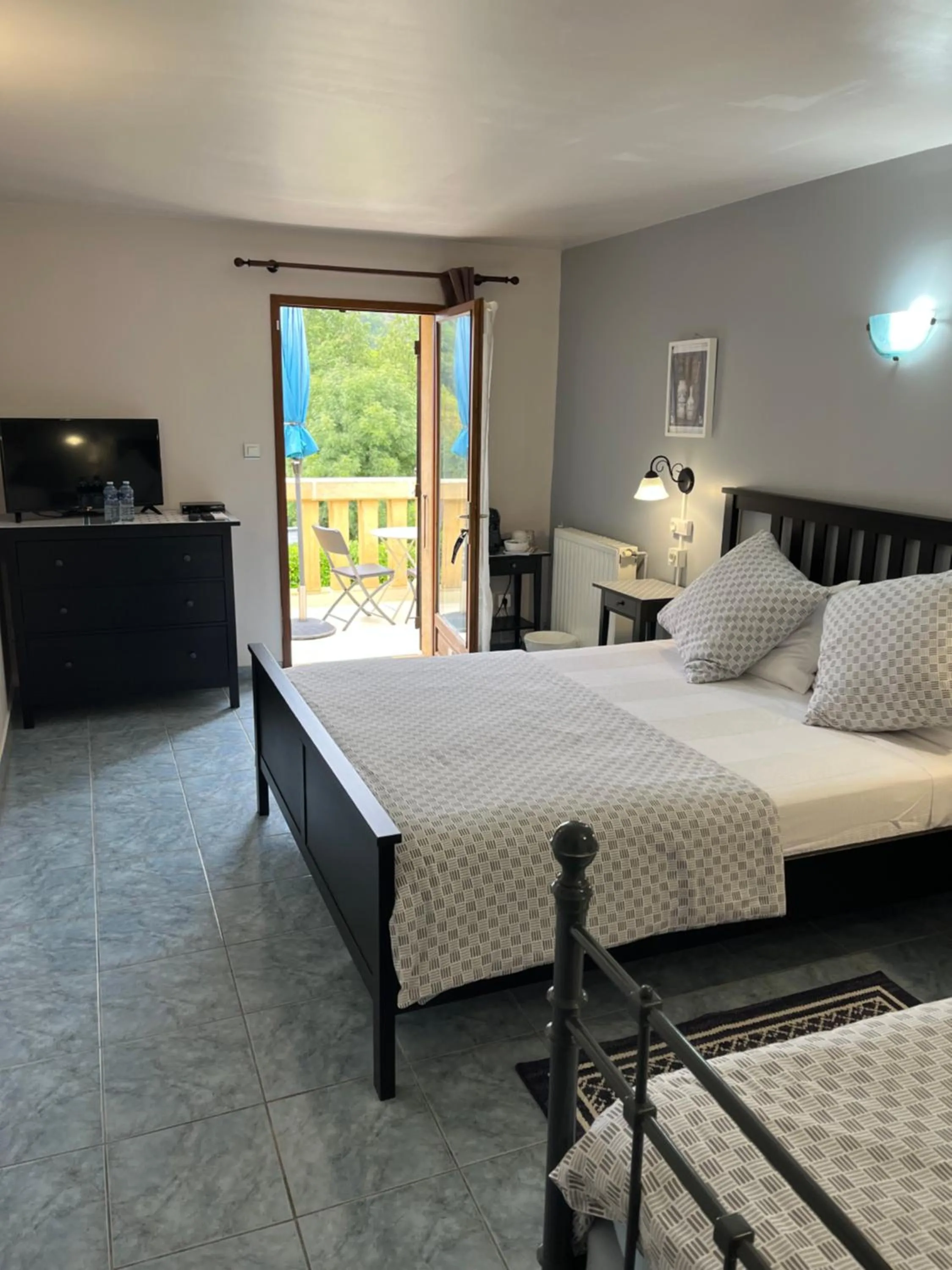 Mountain view, Bed in Domaine Lacoste