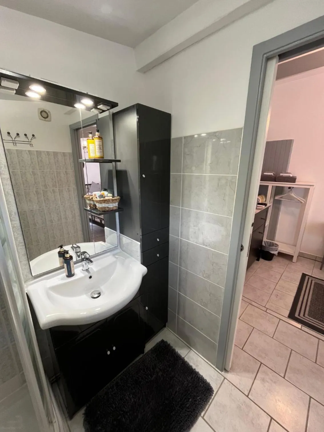 Bathroom in Domaine Lacoste