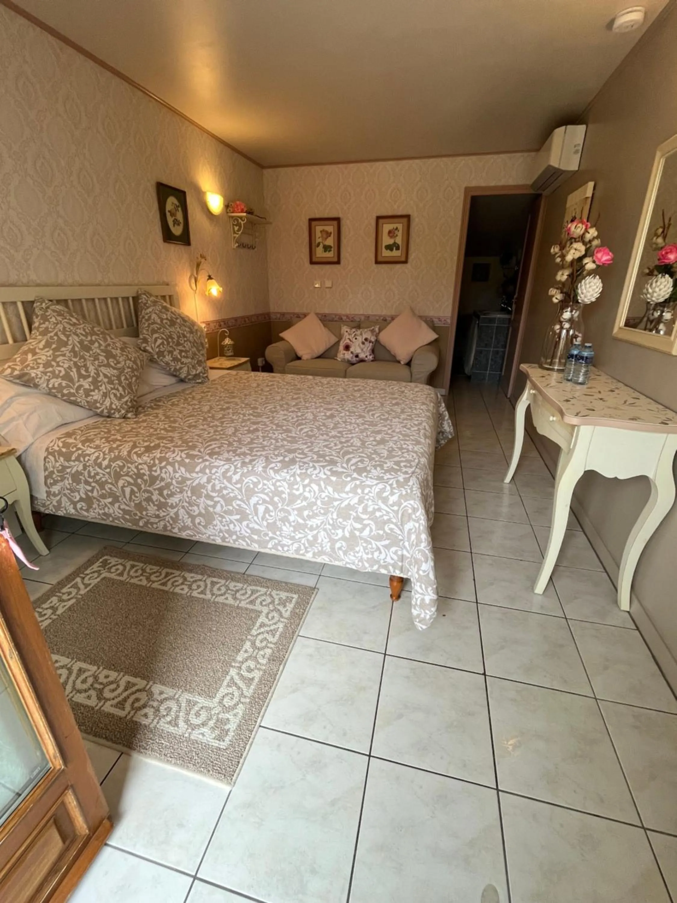 Mountain view, Bed in Domaine Lacoste