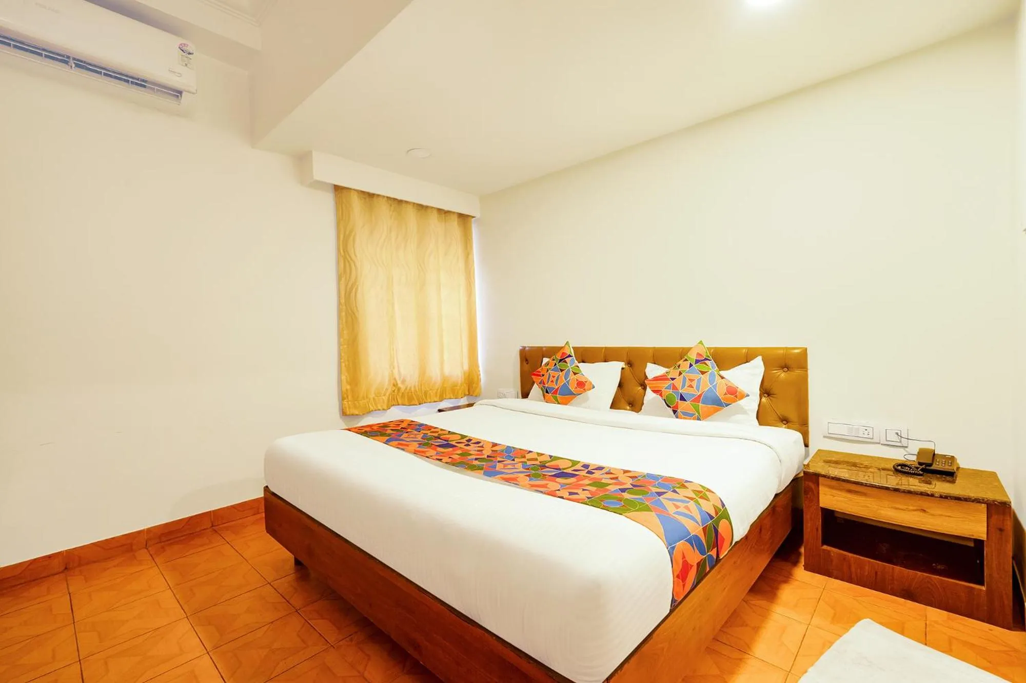 Bed in FabHotel Royale Basant Residency - Gandhinagar