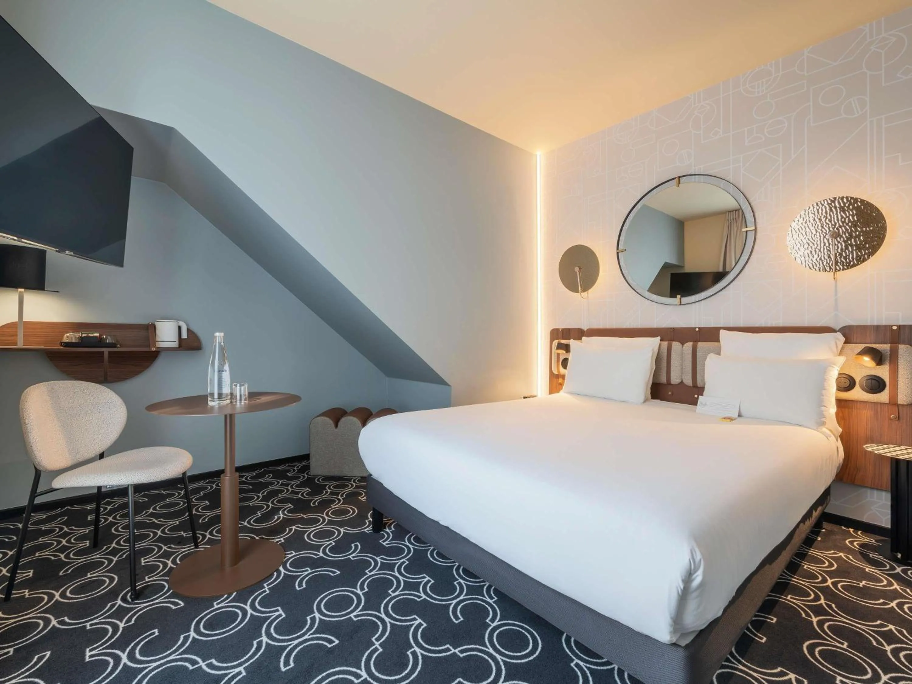 Bedroom, Bed in Mercure Paris Opera Grands Boulevards