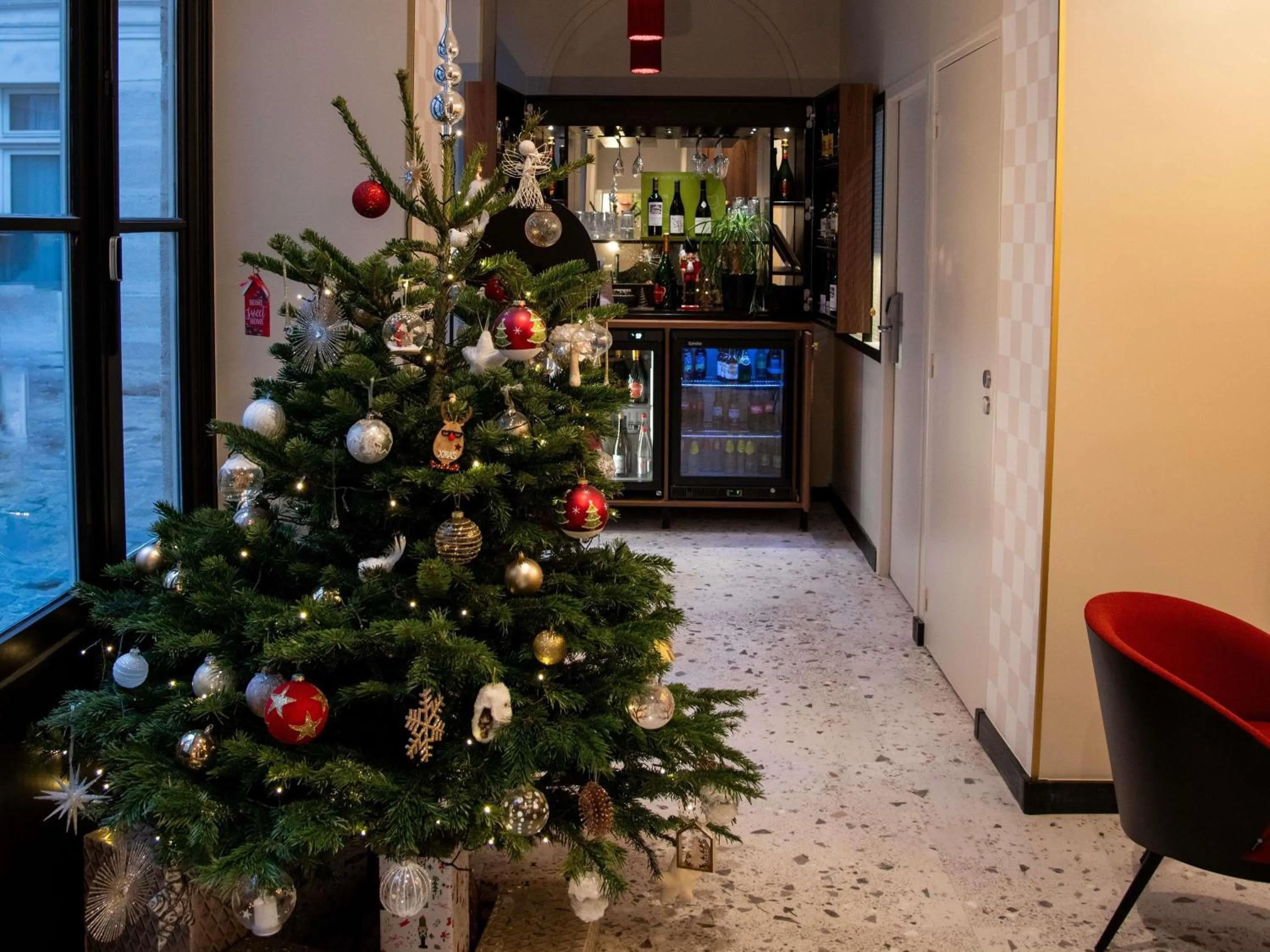 Lounge or bar in Mercure Paris Opera Grands Boulevards