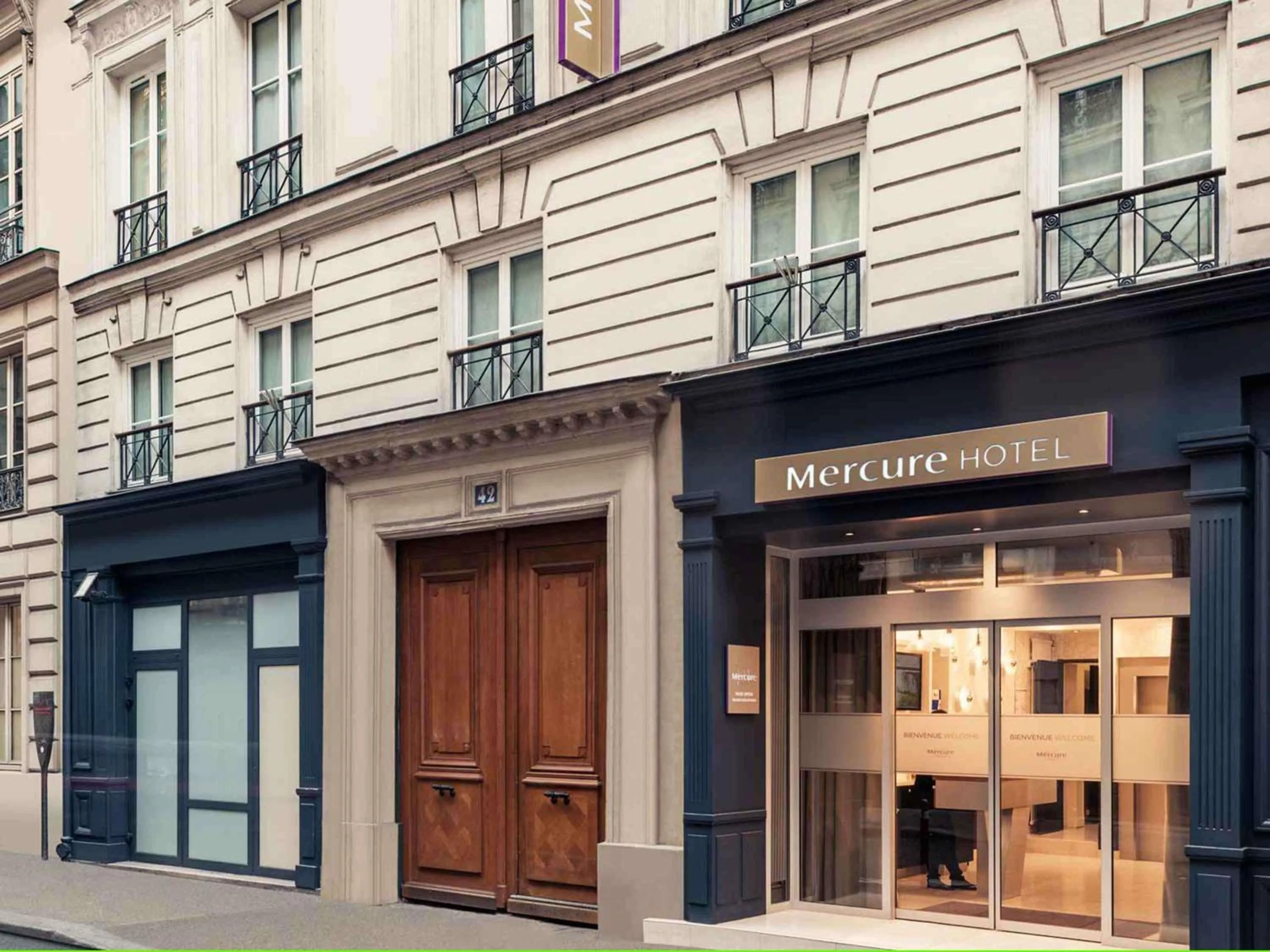 Property building in Mercure Paris Opera Grands Boulevards
