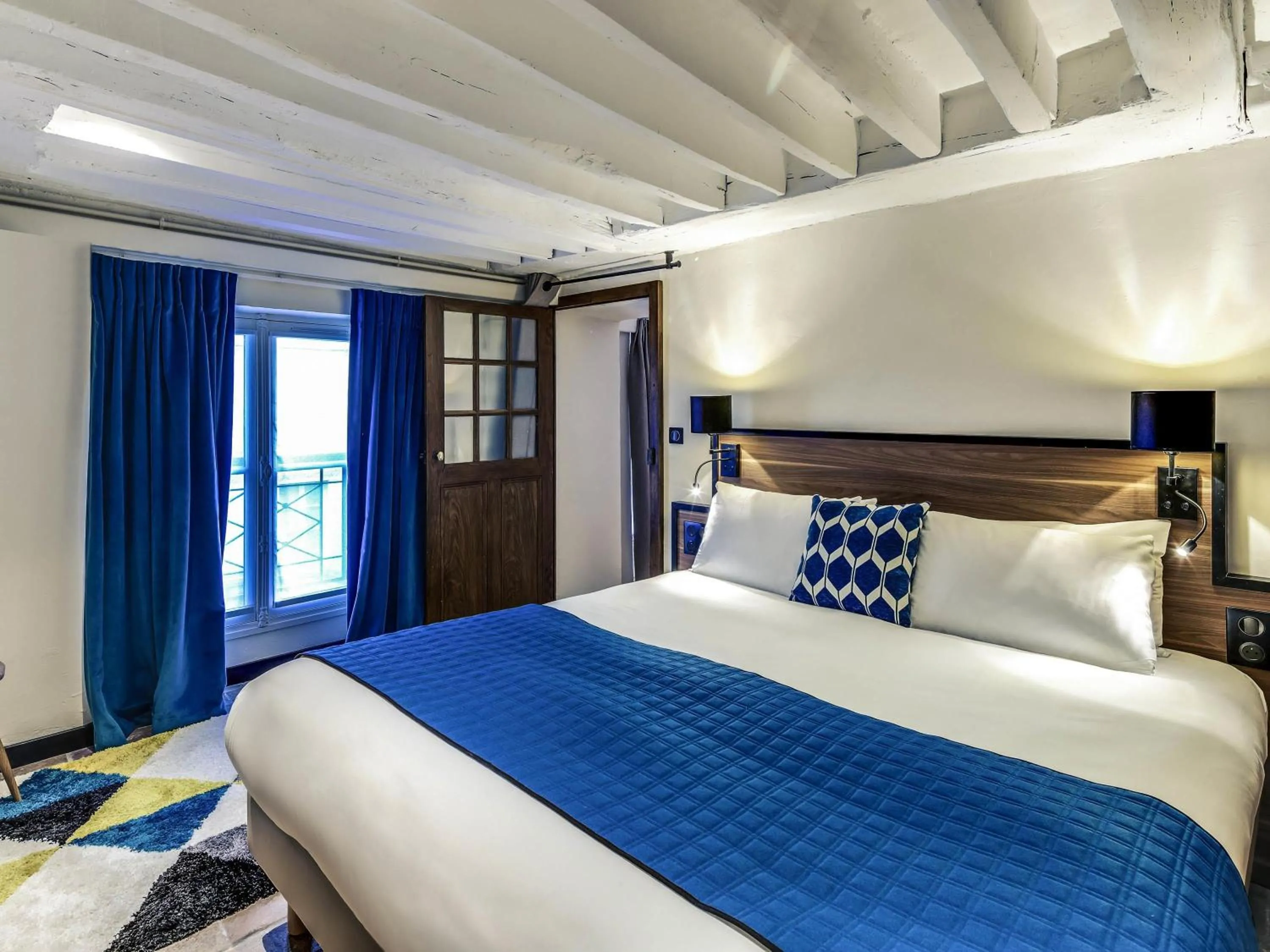 Bedroom, Bed in Mercure Paris Opera Grands Boulevards