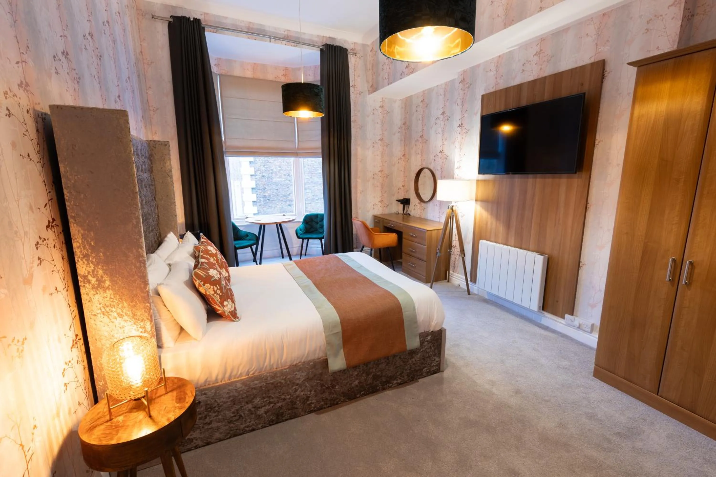 Bedroom, Bed in The Resolution Hotel