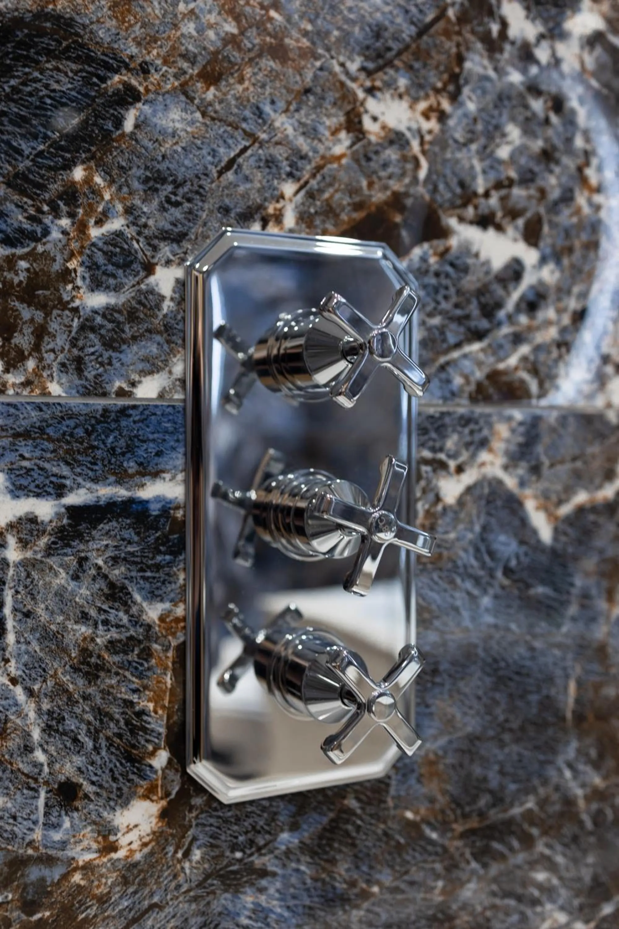 Bathroom in The Resolution Hotel
