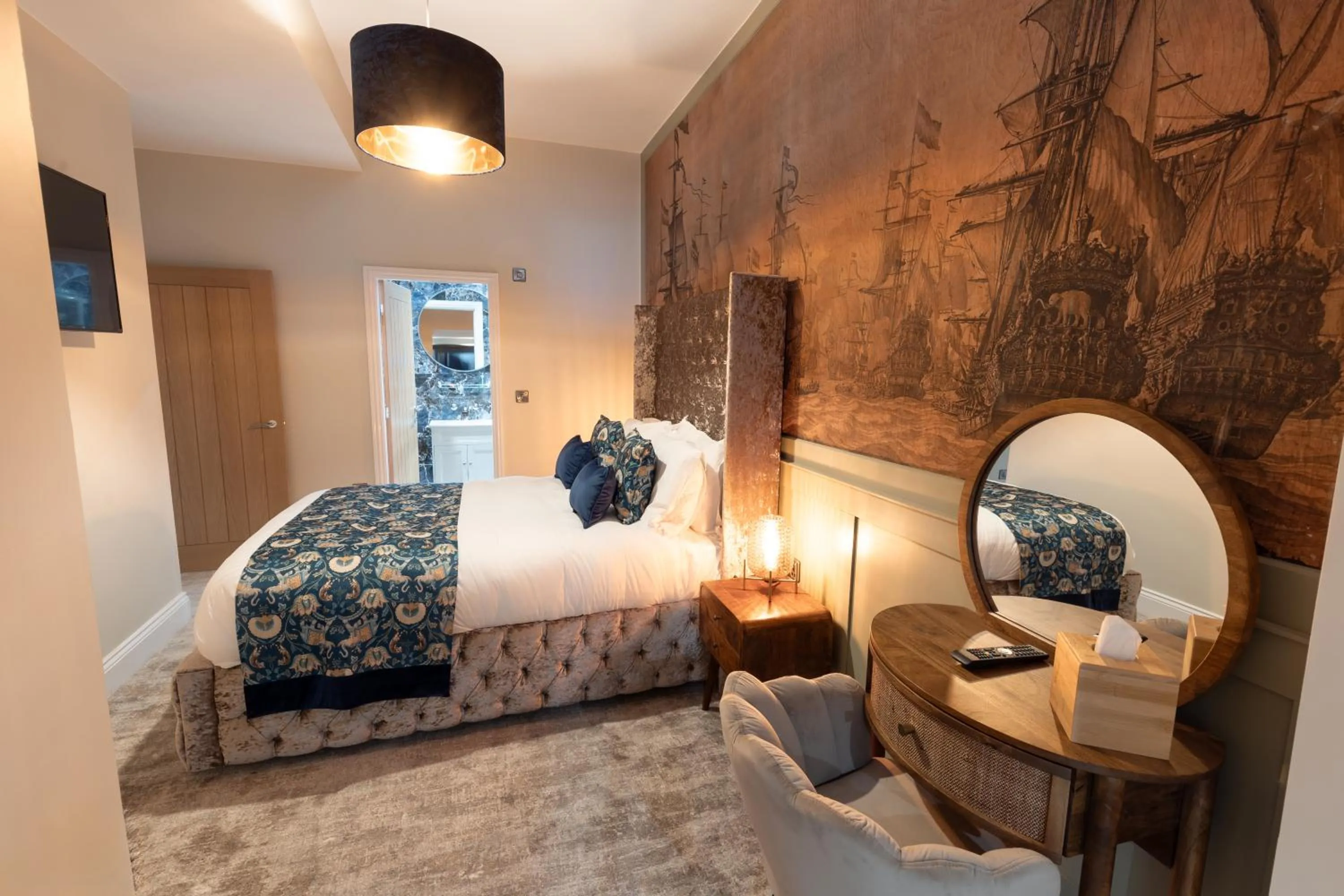 Bedroom, Bed in The Resolution Hotel