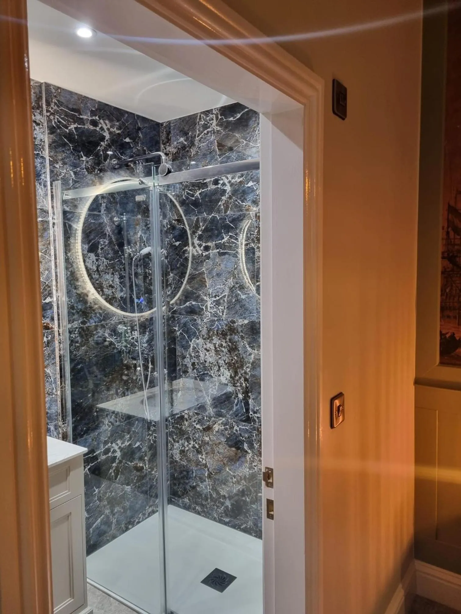 Shower in The Resolution Hotel