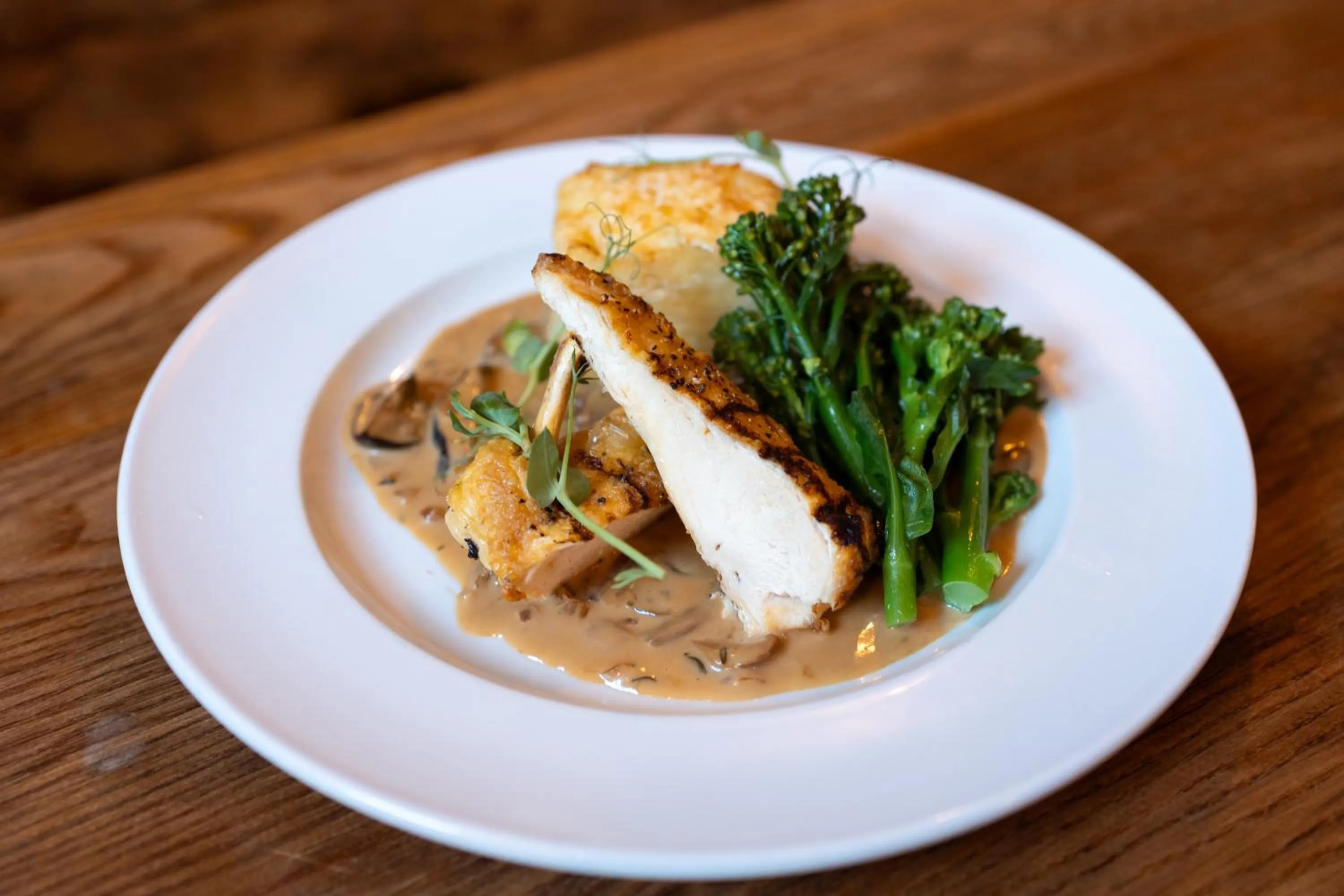 Restaurant/places to eat in The Resolution Hotel