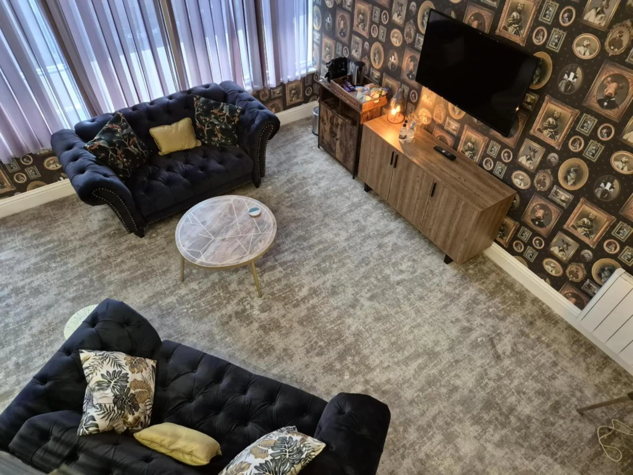 Living room in The Resolution Hotel