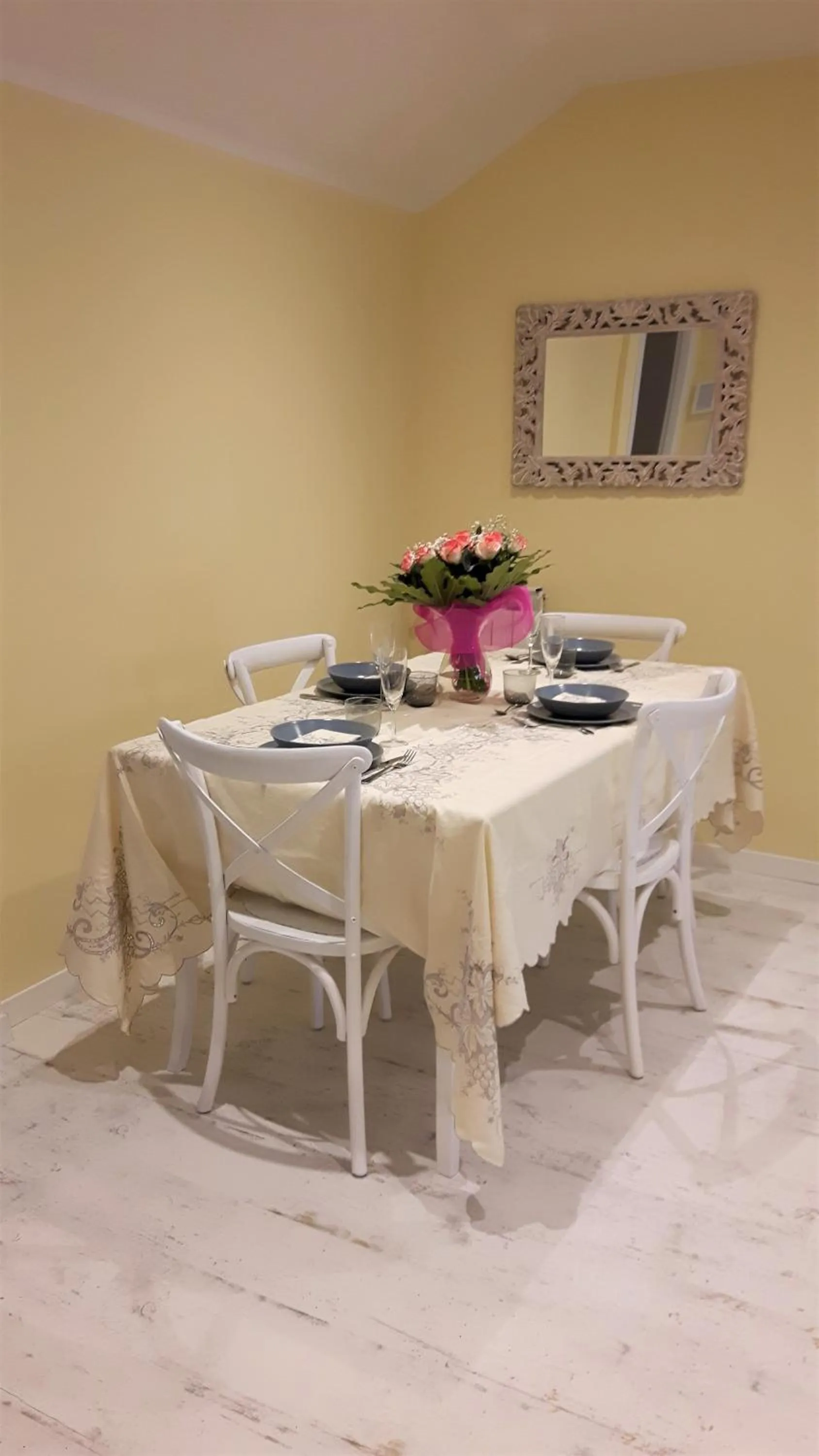 Dining area in Jubilee 3 Luxury apartment in Rome Vatican