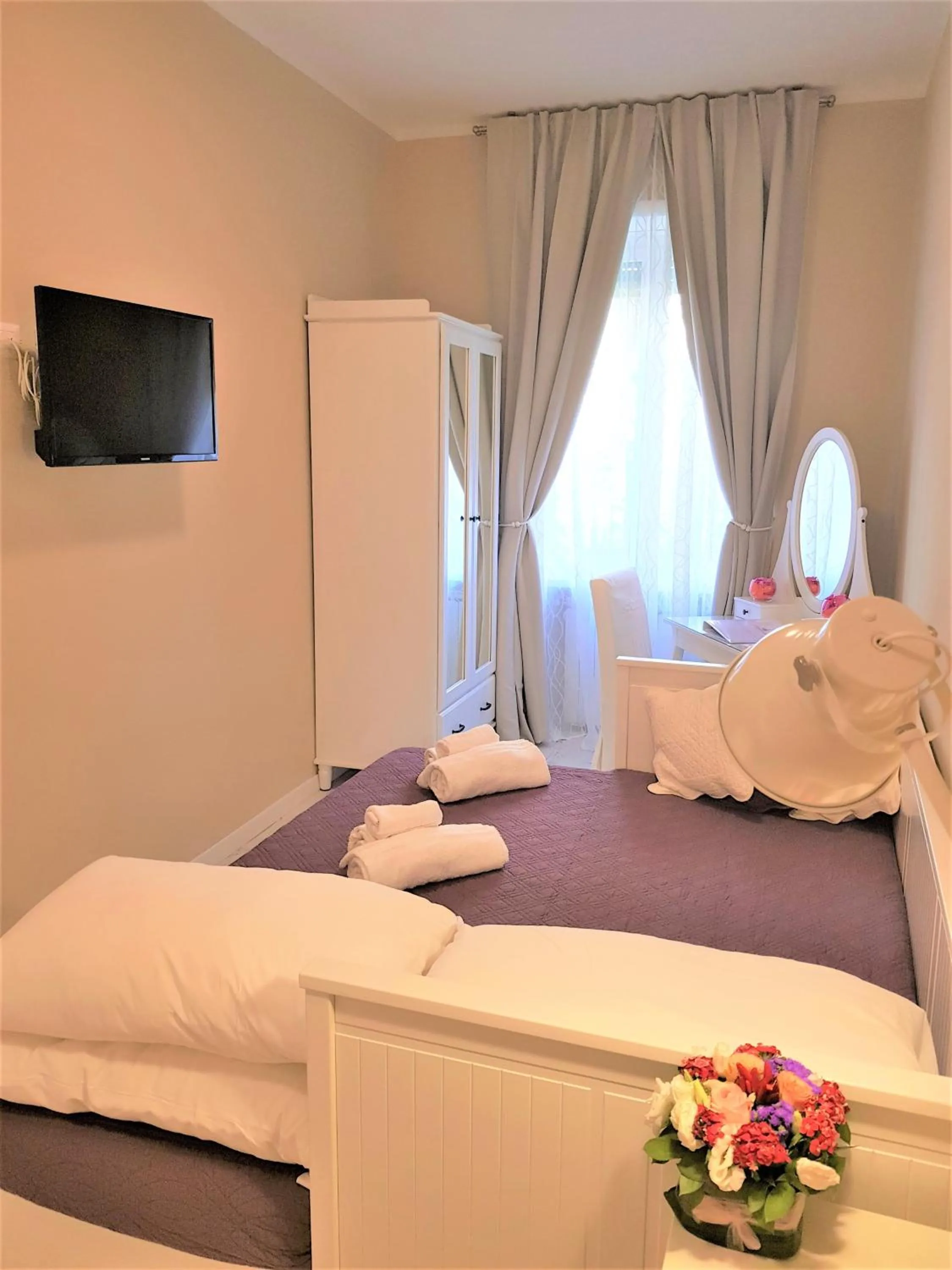 Bedroom, Bed in Jubilee 3 Luxury apartment in Rome Vatican