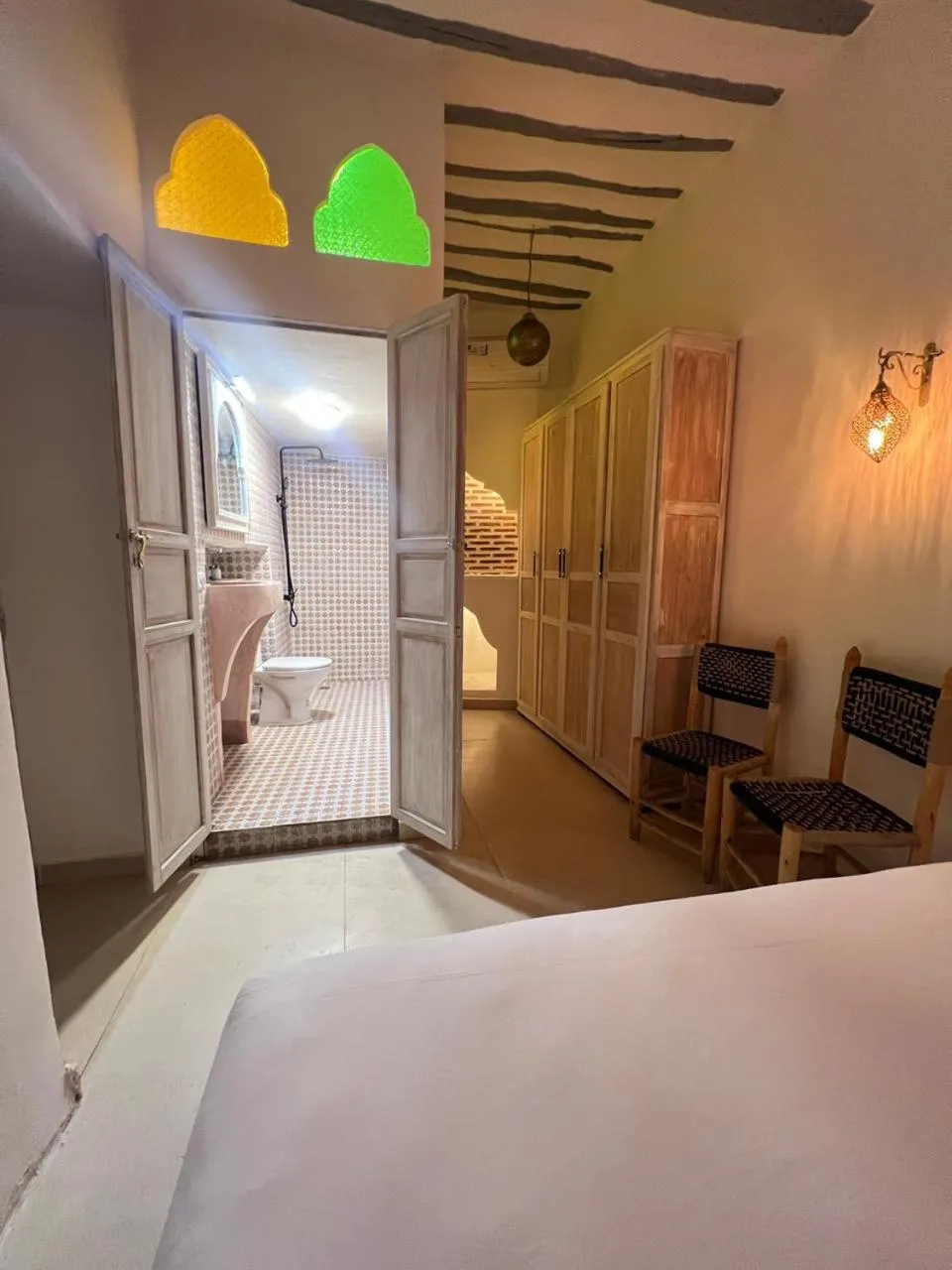 Bathroom, Bed in Riad les 2 Portes