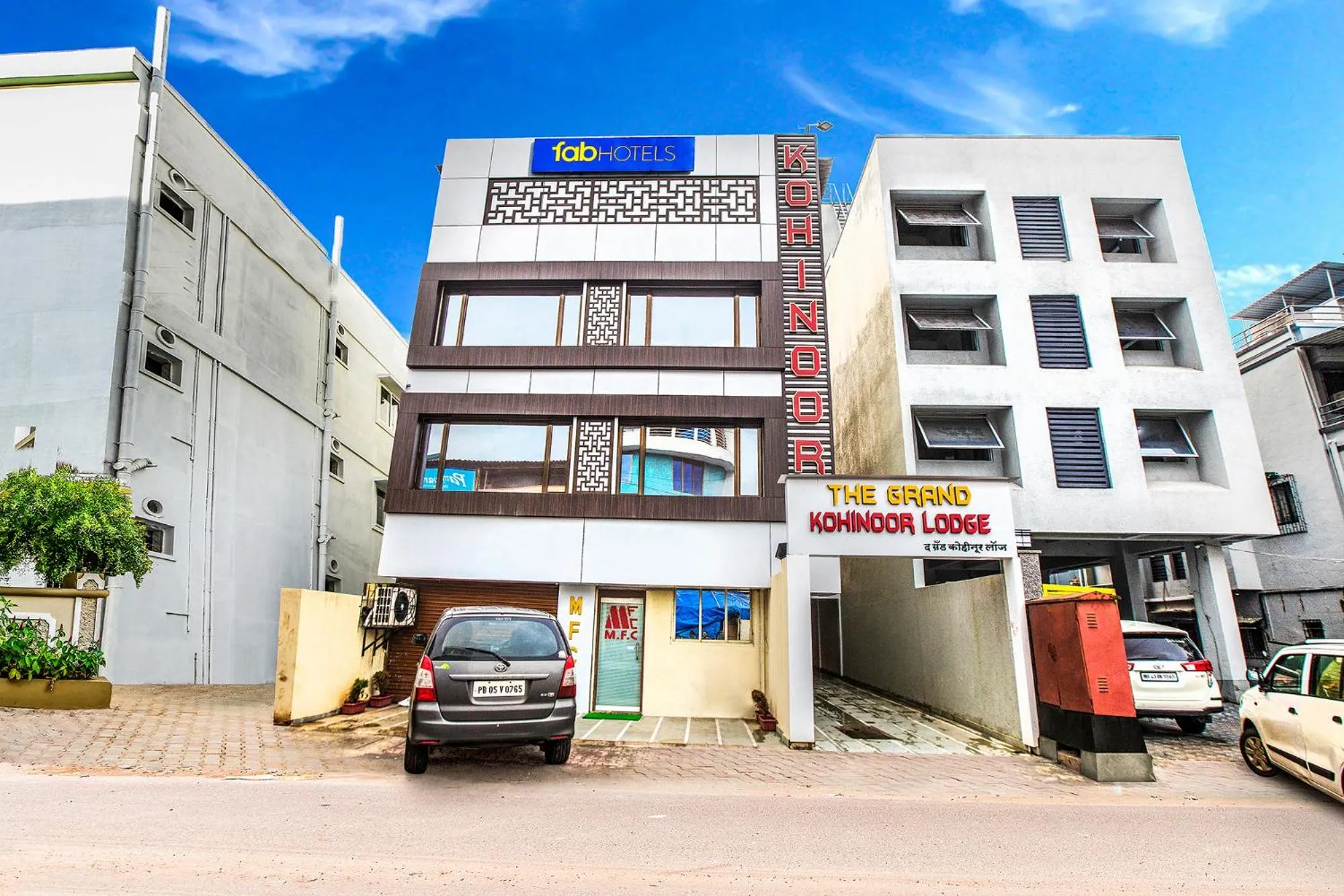 Property building in FabExpress The Grand Kohinoor - Behind APMC