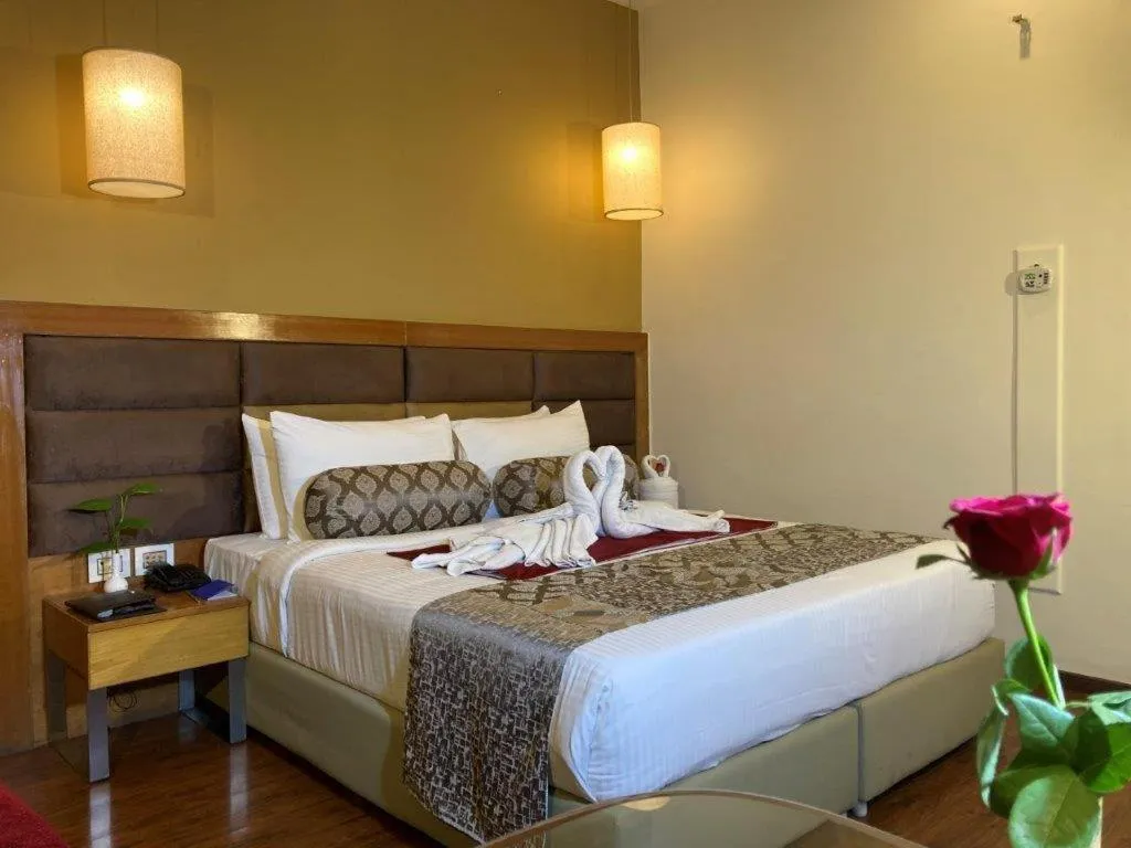 Bedroom, Bed in Hotel Ramanashree Richmond