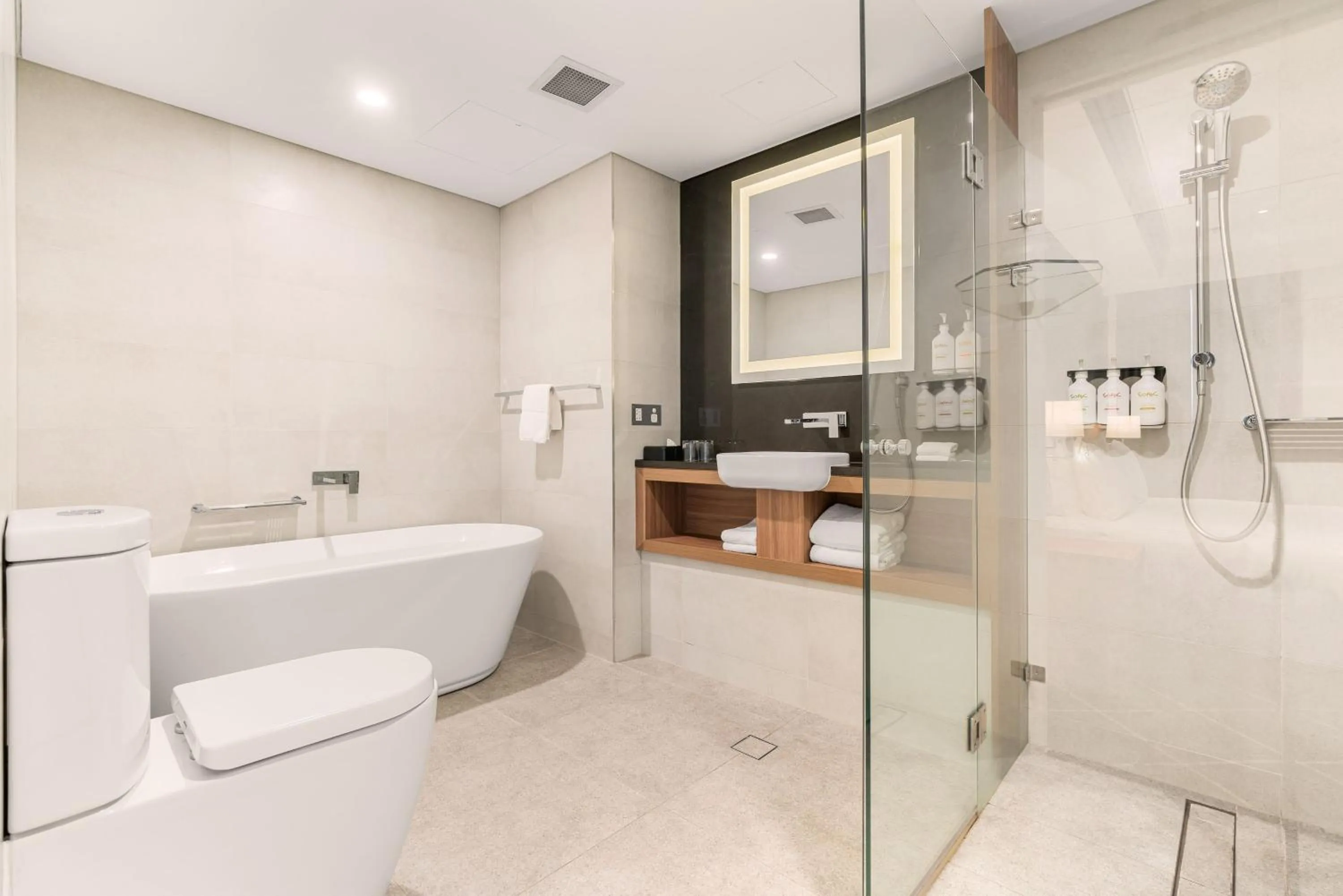 Bathroom in Furama Darling Harbour