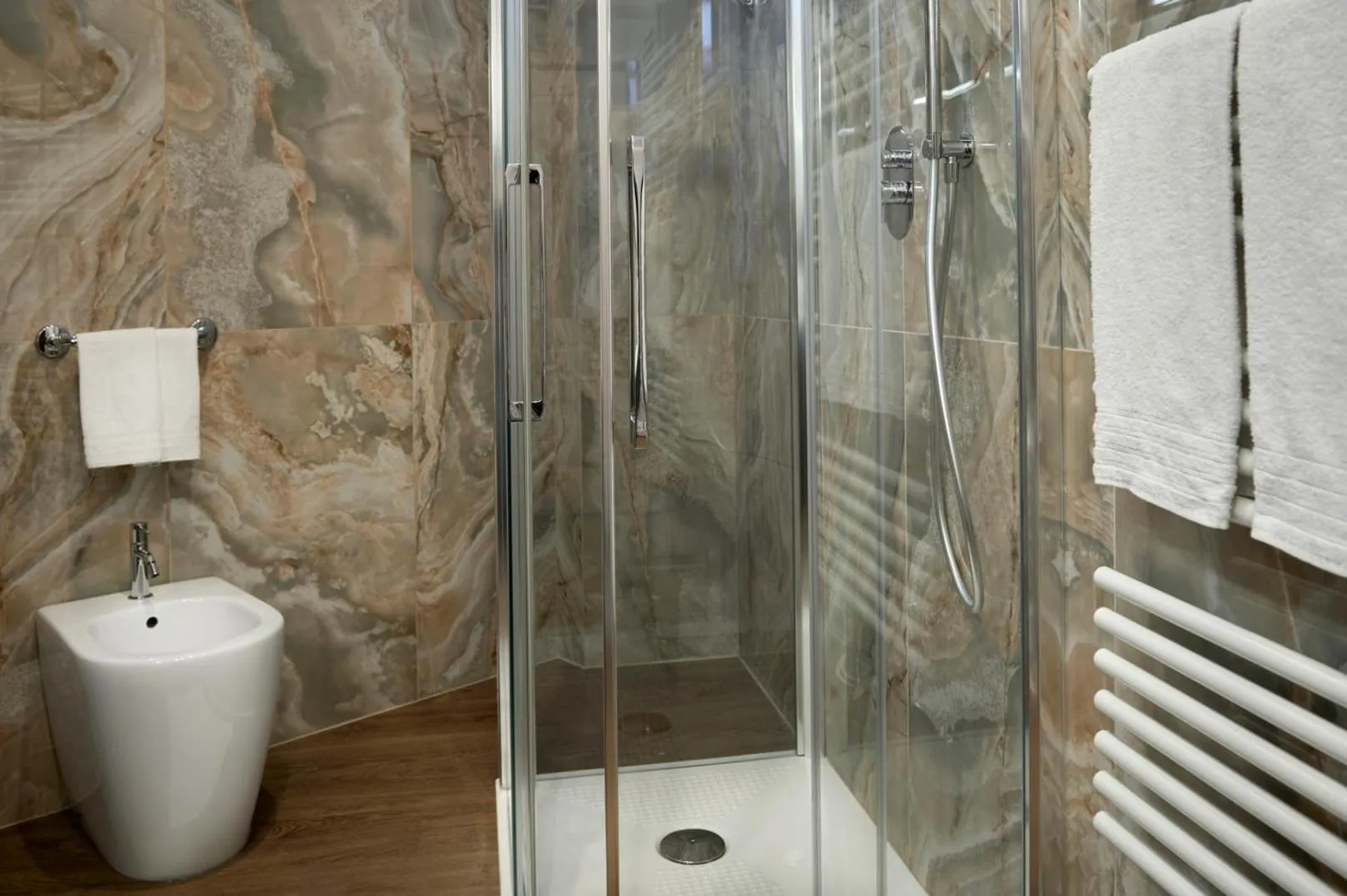 Shower in Residence Leopoldo