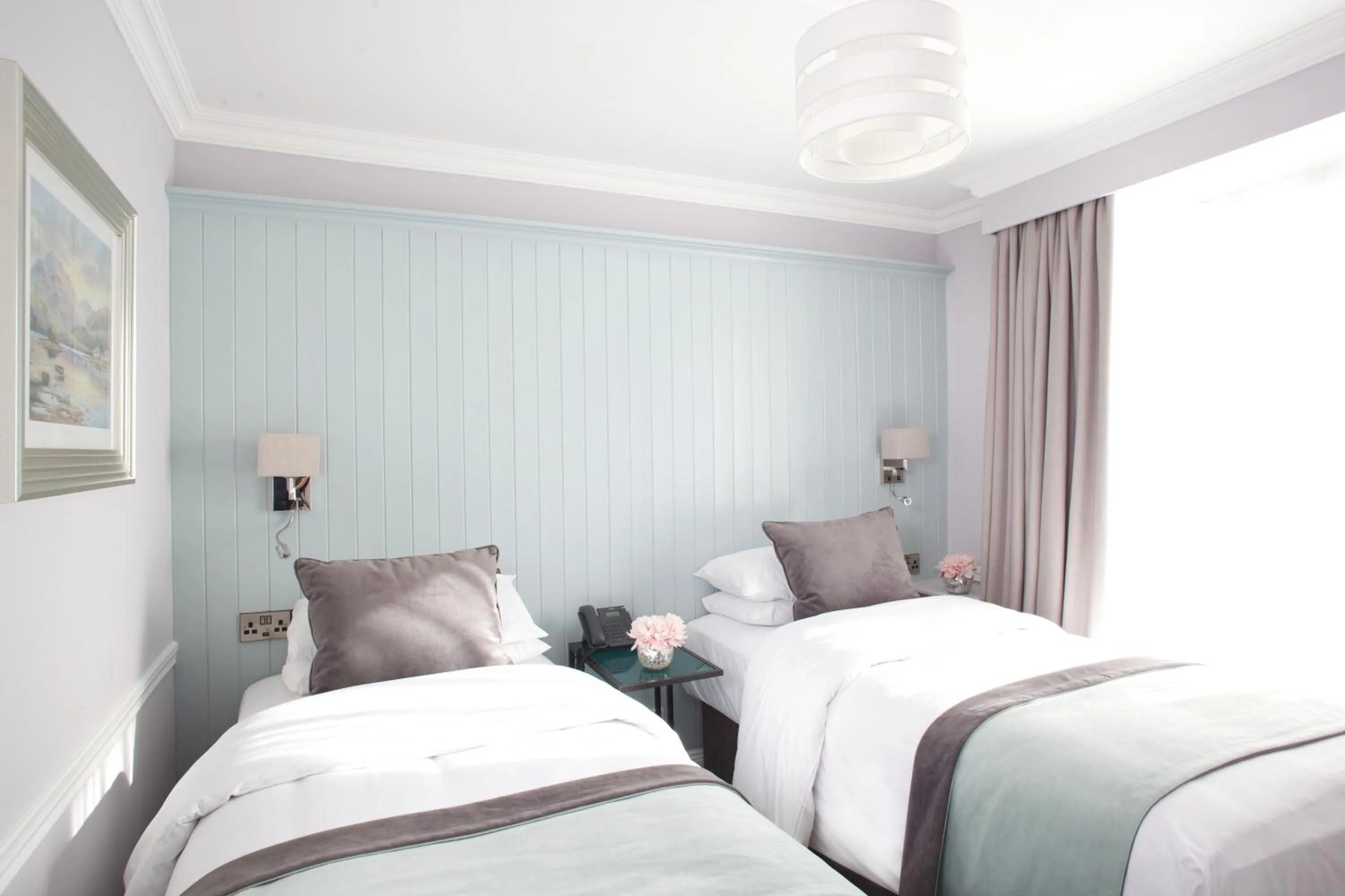 Bedroom, Bed in Hayes Hotel