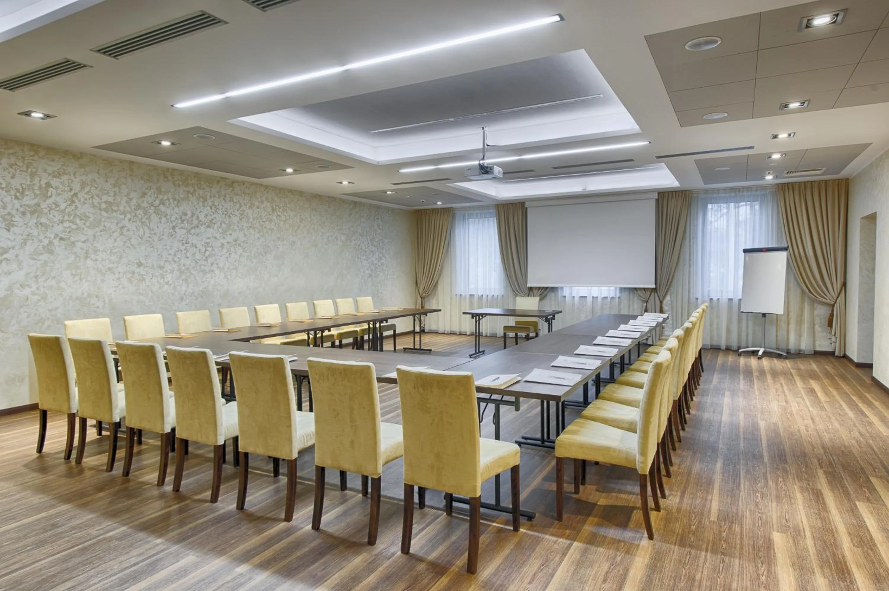 Business facilities in Hotel Lazur SPA & Conference