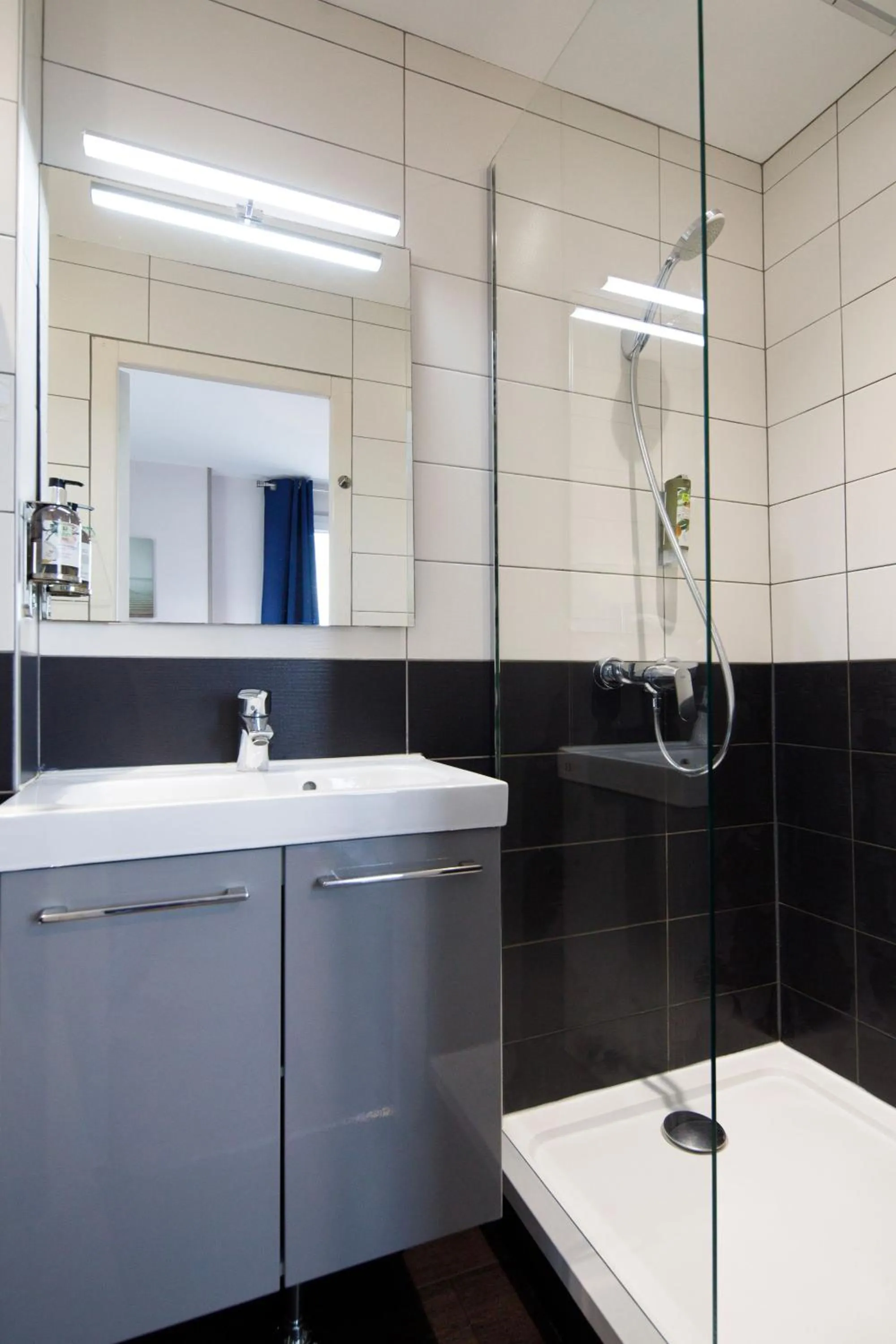 Bathroom in Saint Aubin Logis Hôtel & Restaurant